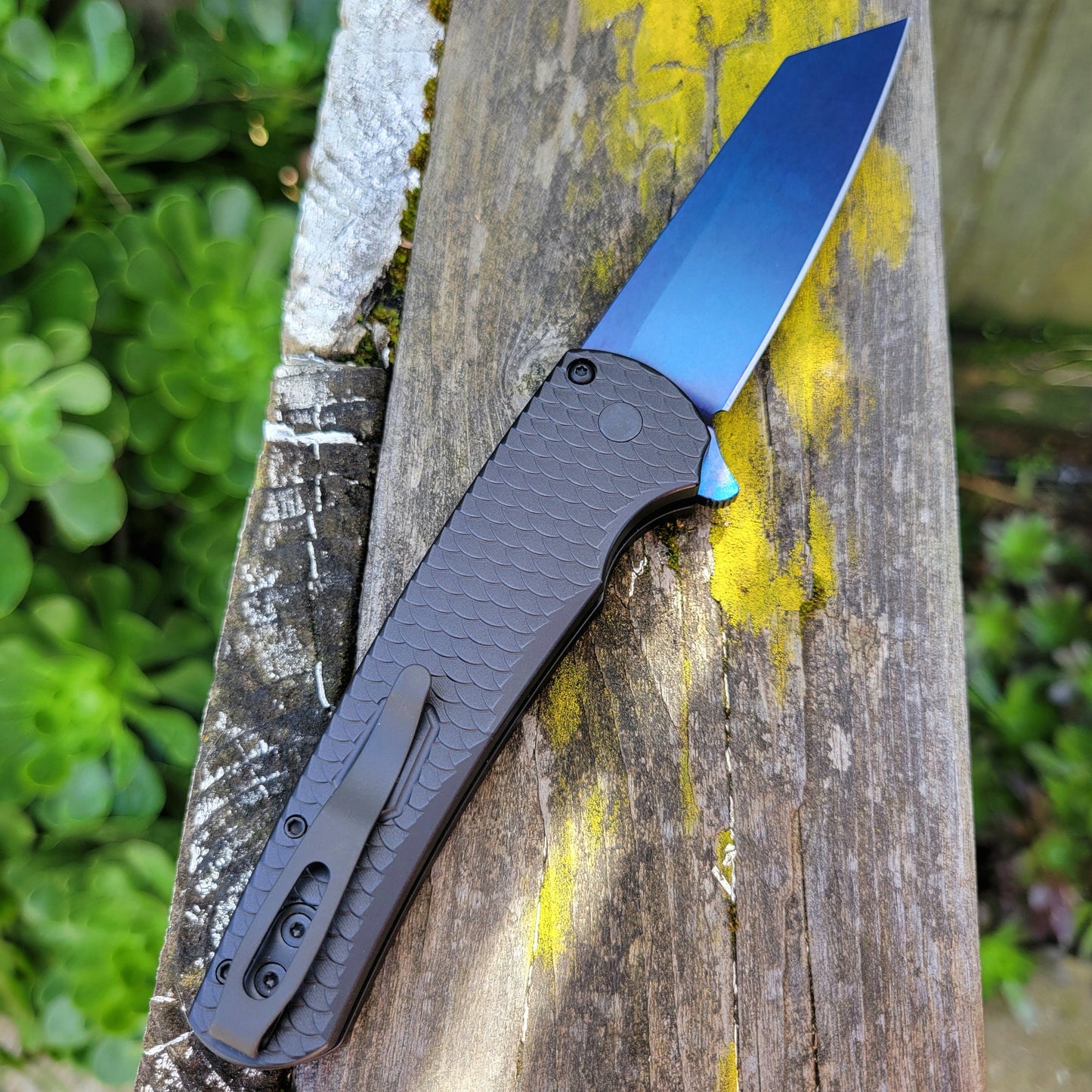 Protech 5236-SB Malibu Black Dragon Scale Sapphire Blue 20CV Reverse Tanto Folder