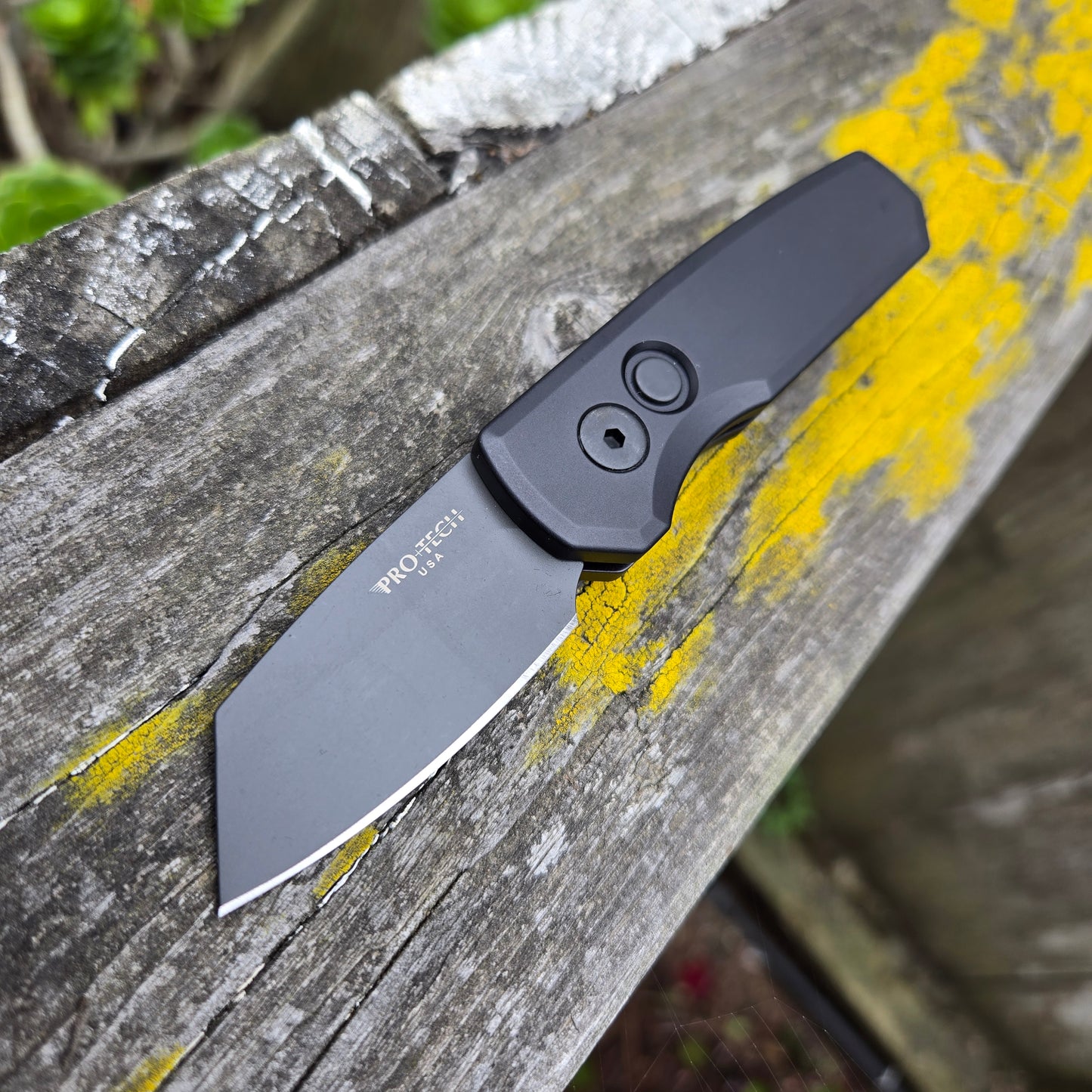 Protech R5403 Runt 5 Black Reverse Tanto Magnacut Auto
