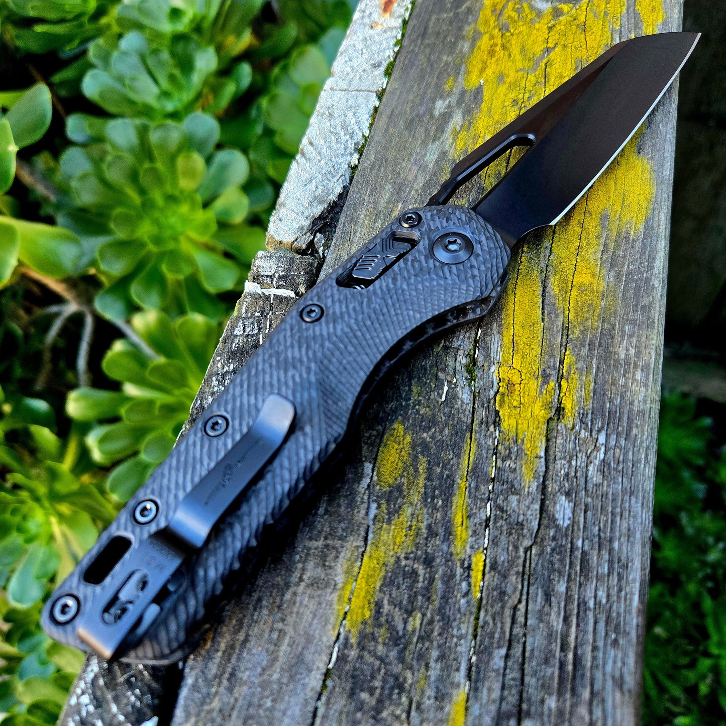 Microtech 210-1DLCTFLCFS MSI S/E Fluted Carbon Fiber DLC Folder