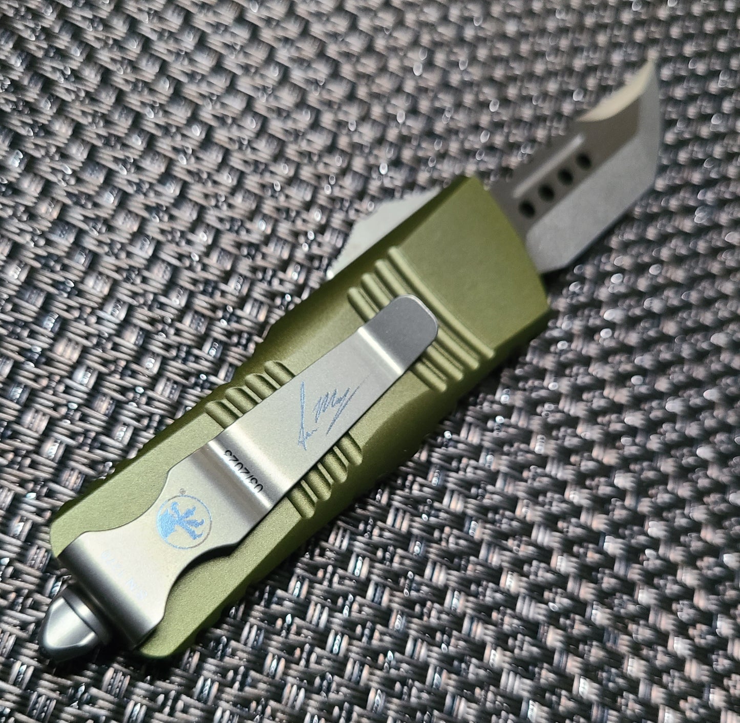 Microtech 819-13ODS Mini Troodon Hellhound OD Green Bronzed Standard Signature Series OTF Auto
