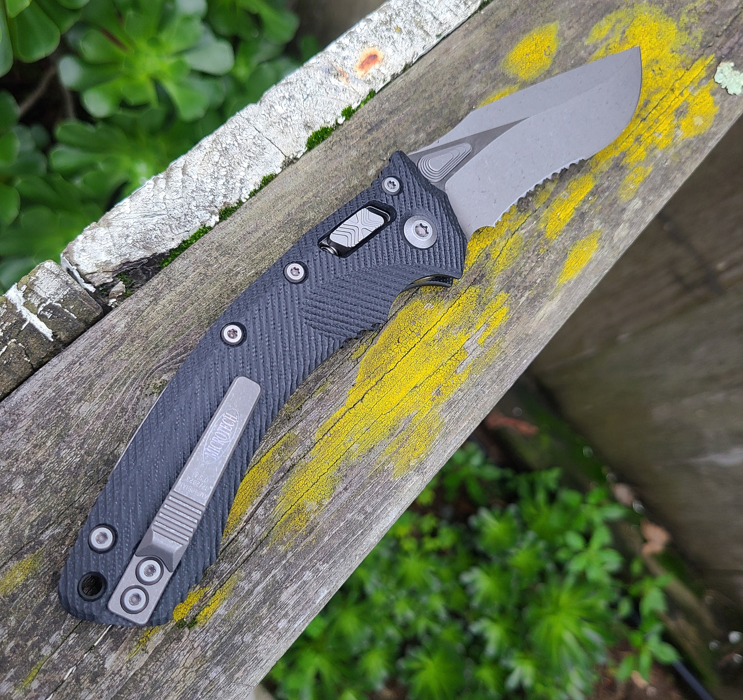 Microtech 137RL-11APFLGTBK Amphibian Ram-Lok S/E P/S Fluted Black G10 Folder