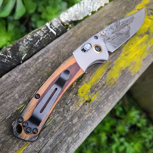 Benchmade 15085-2201 Limited Edition Mini Crooked River Artist Series -Bull Elk- Folder