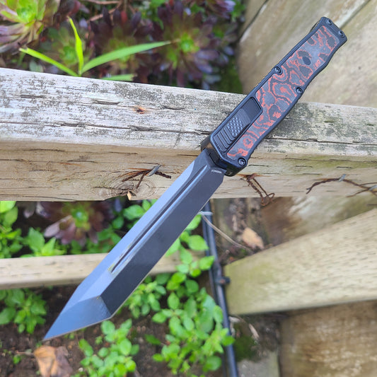 Heretic Knives Cleric II Tanto DLC Red Camo Carbon Inlay Magancut OTF