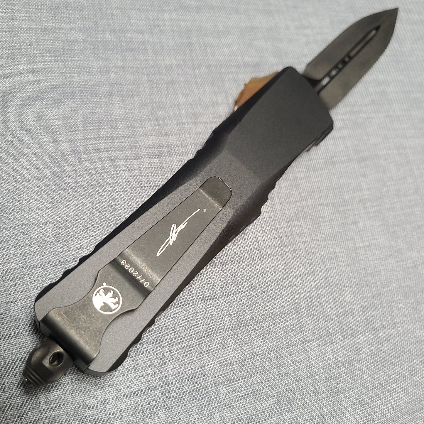 Microtech 142-1DLCTULS Combat Troodon D/E Magnacut Ultem Signature Series OTF Auto