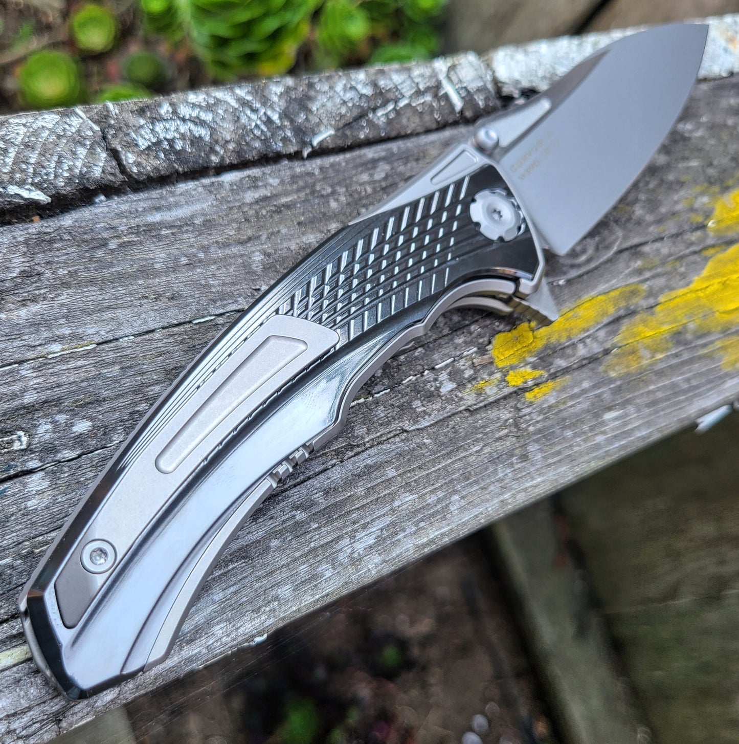 Maxace MC301 Corvus-III Titanium/Zirconium M390 Folder