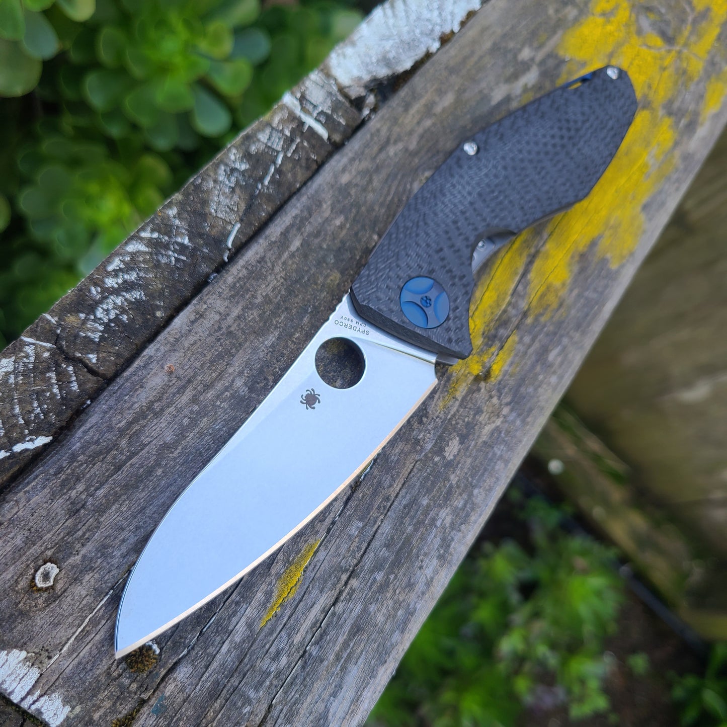 Spyderco C235CFTIP Sinkevich Drunken Carbon Fiber S90V Folder