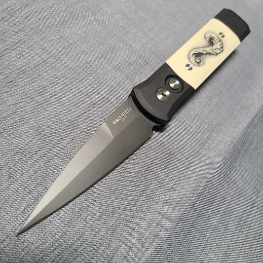 Protech 752 *CUSTOM SCRIMSHAW* Godson Tuxedo Ivory Micarta Black 154cm Auto