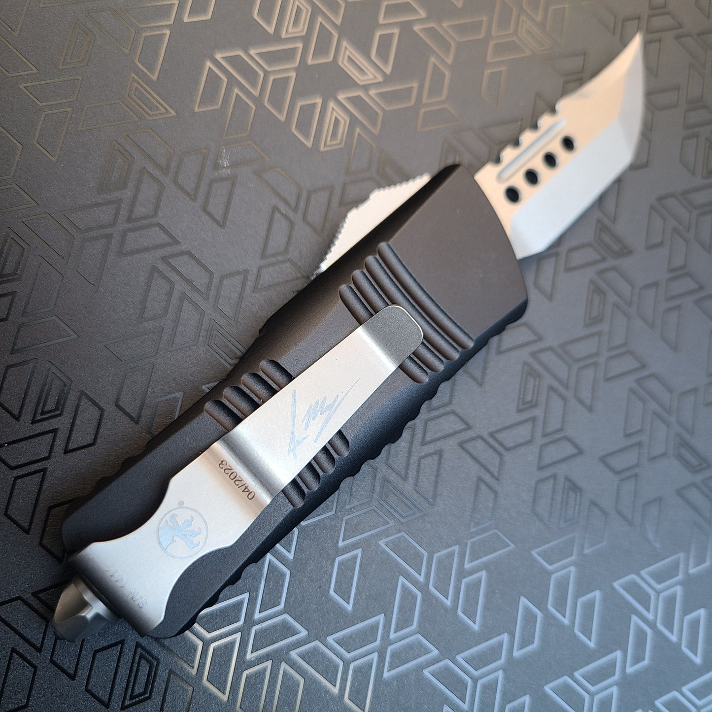 Microtech 819-10S Mini Troodon Hellhound Stonewash Standard Signature Series OTF Auto