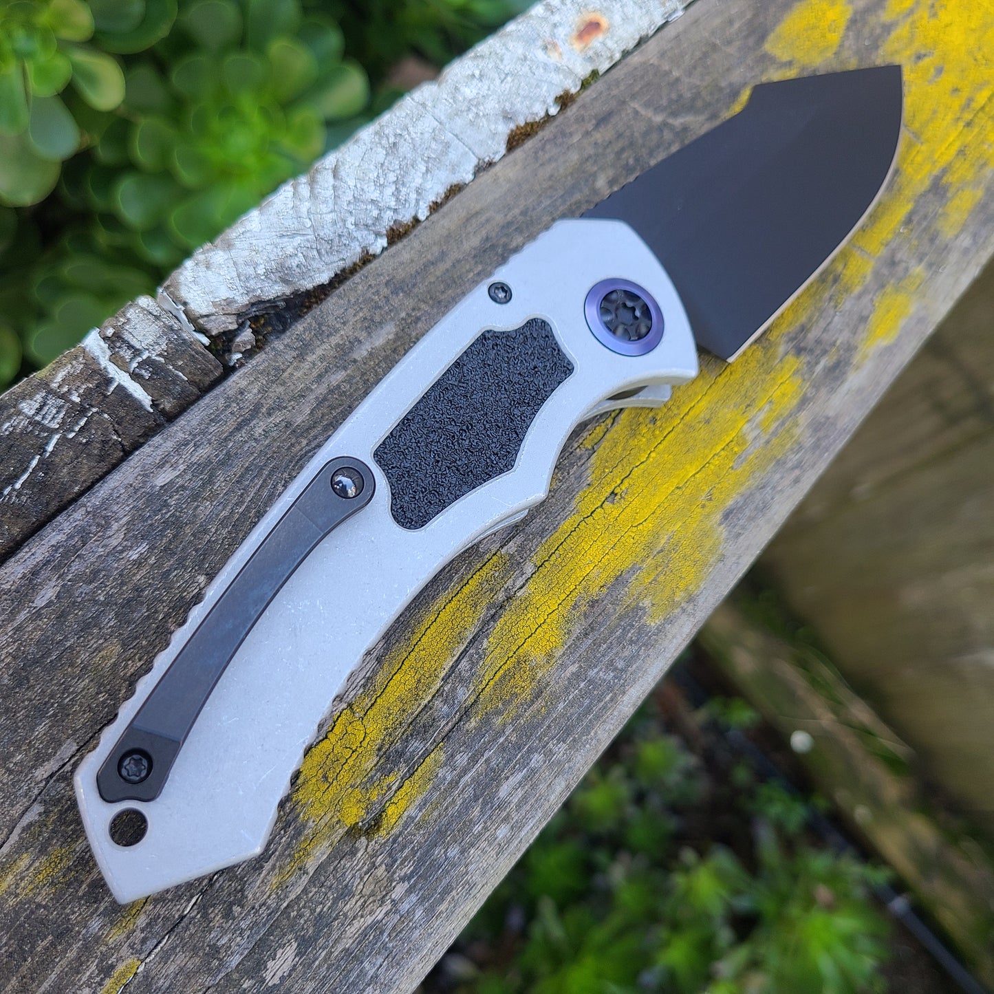 Heretic Knives H048-4A-BLZ Pariah Black Blizzard Magnacut Auto