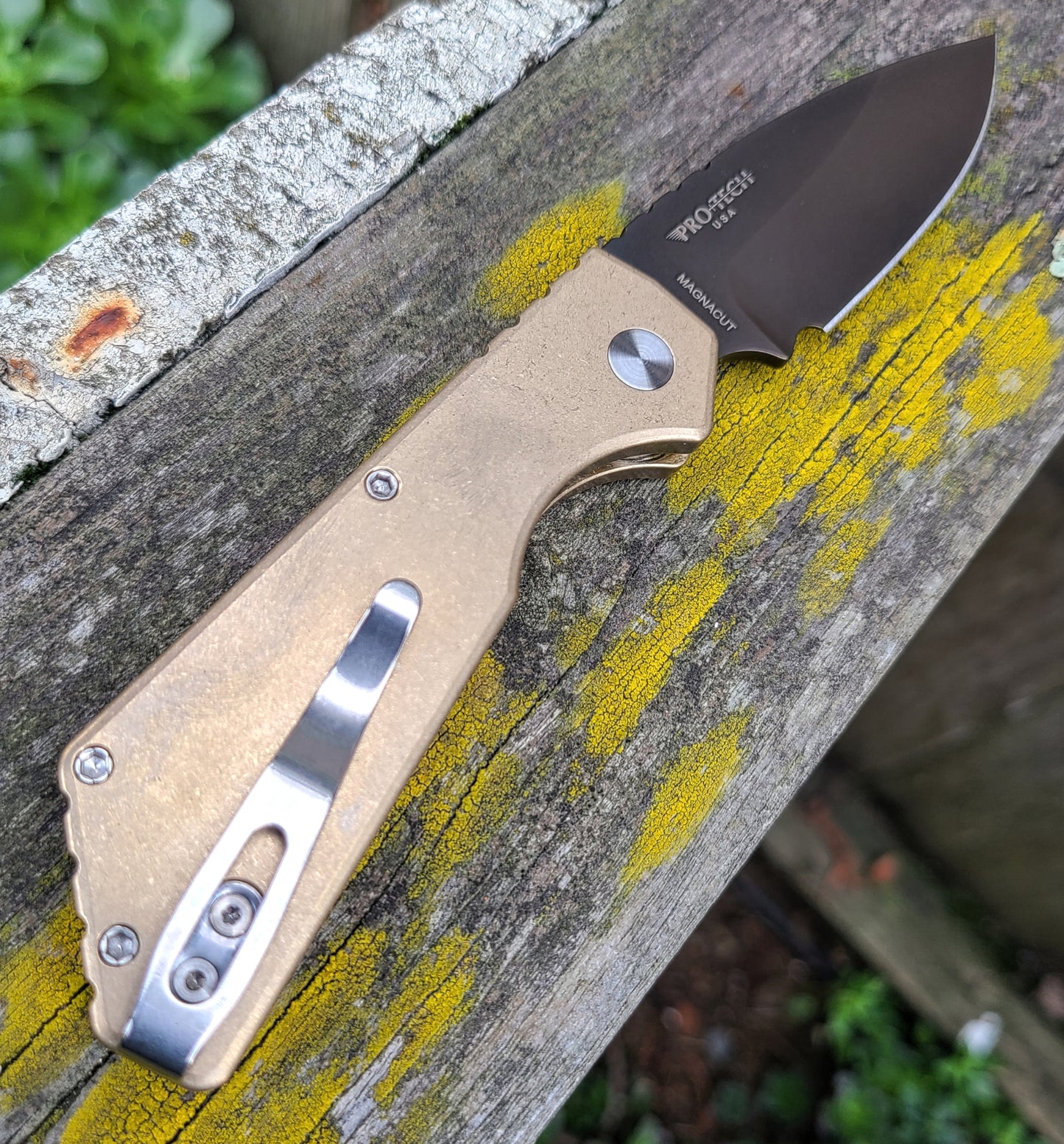 Protech PT232 Strider PT+ AlBronze Smoky Grey DLC Magnacut Auto