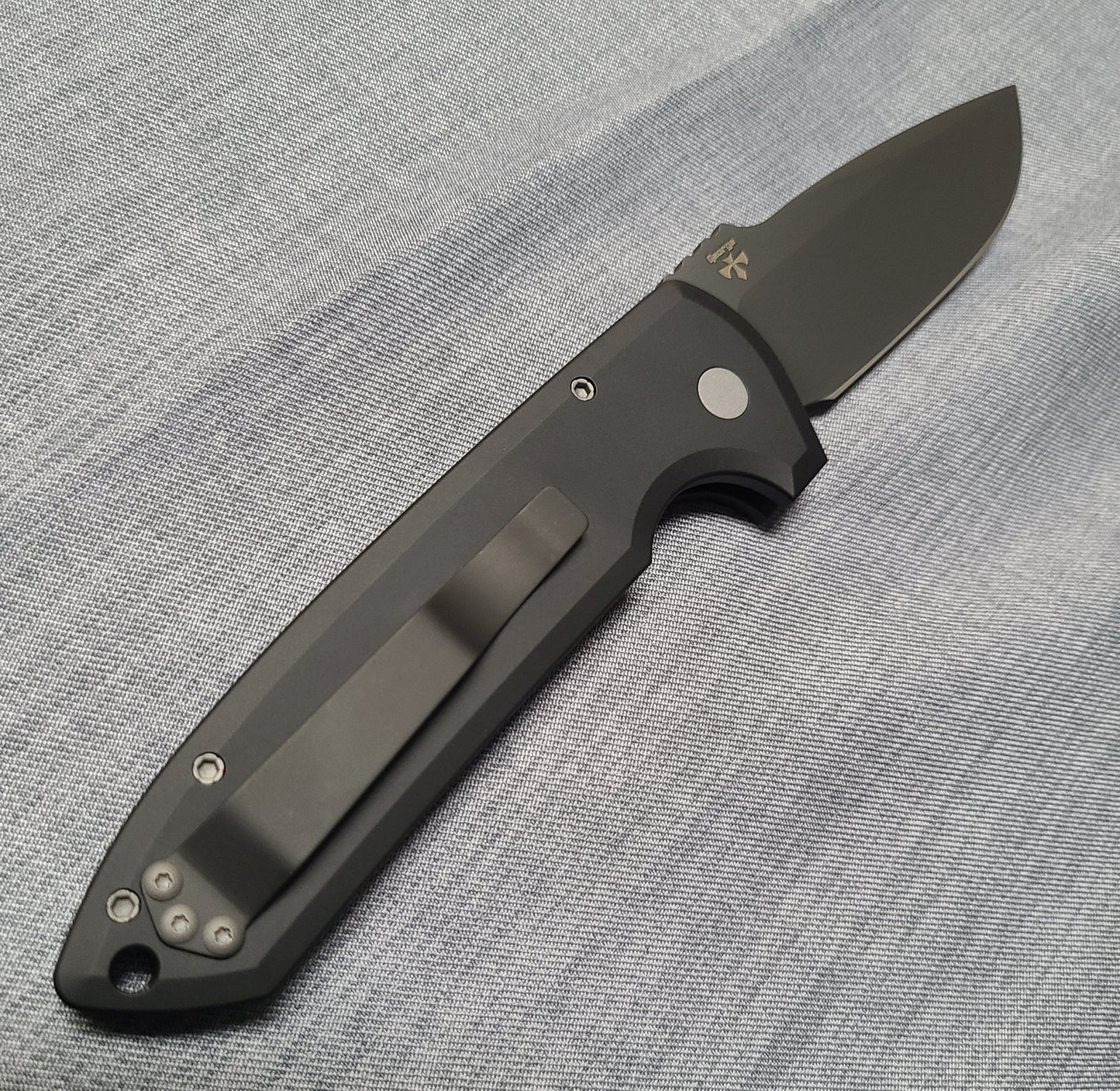 Protech LG325-D2 Rockeye Smoky Grey DLC CPM-D2 Auto
