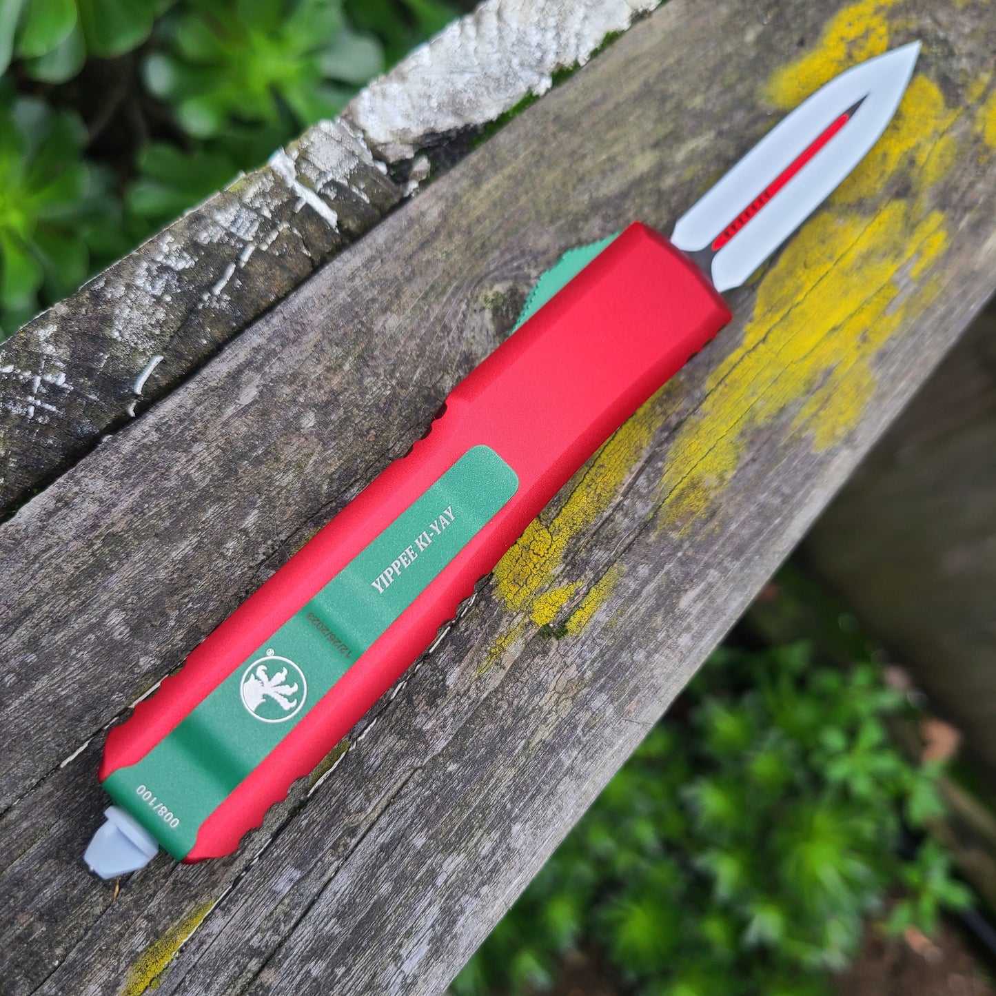 Microtech 122-1CMAS Ultratech D/E Christmas Handle White Standard Signature Series OTF Auto