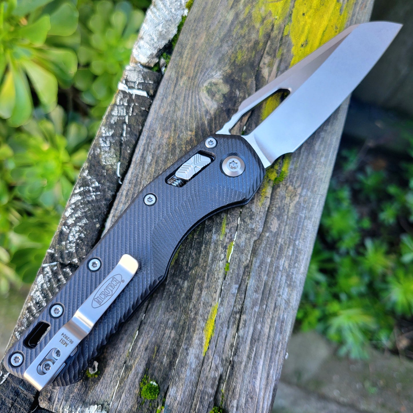 Microtech 210-10FLGTBK MSI S/E Stonewash Fluted Black G10 Folder