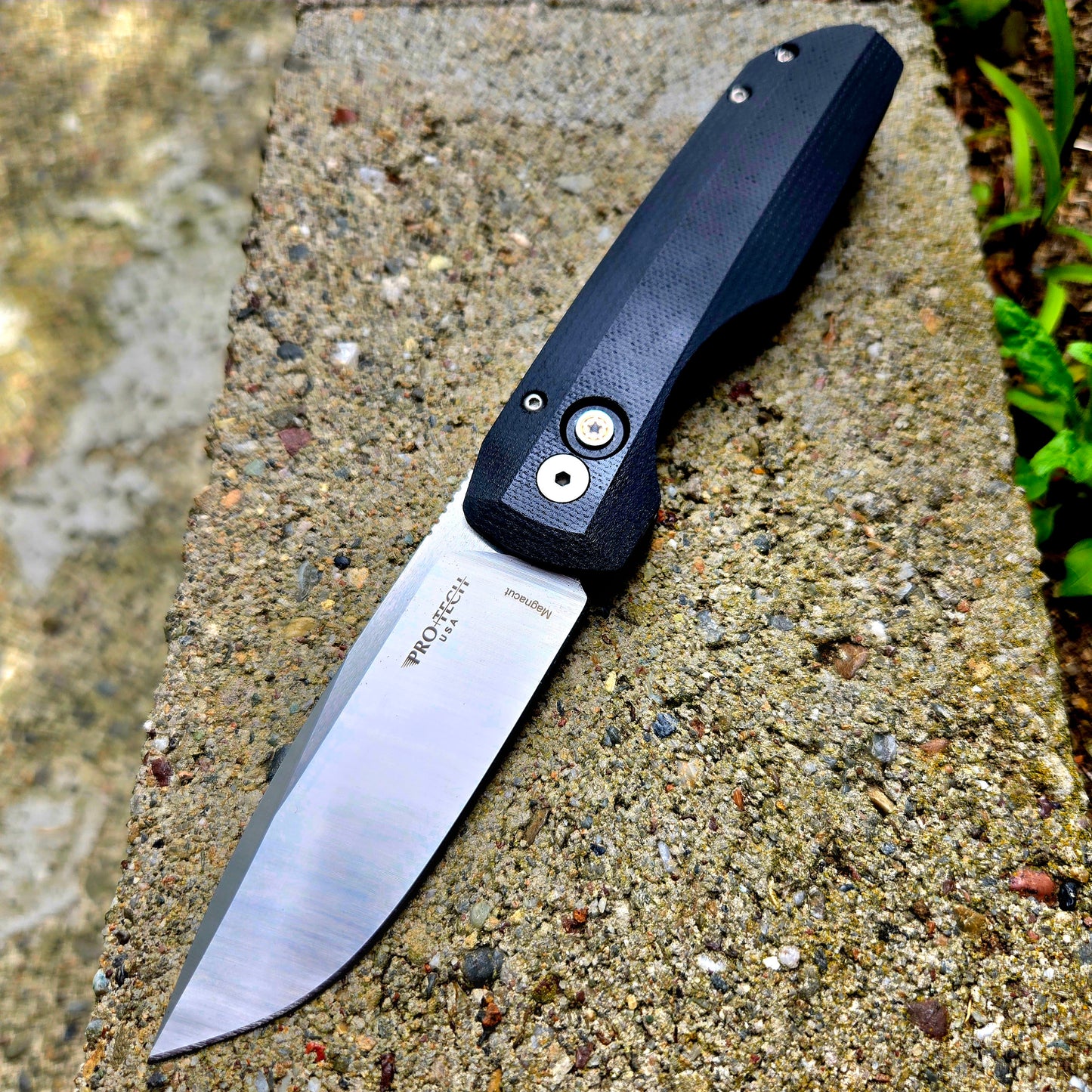 Protech VERO1211-BLK MIC LTD Vero Synapse Black Micarta Magnacut Auto