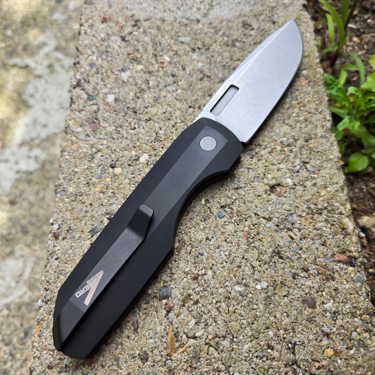 Protech VERO1211-BURG MIC LTD Vero Synapse Burgundy Micarta Magnacut Auto