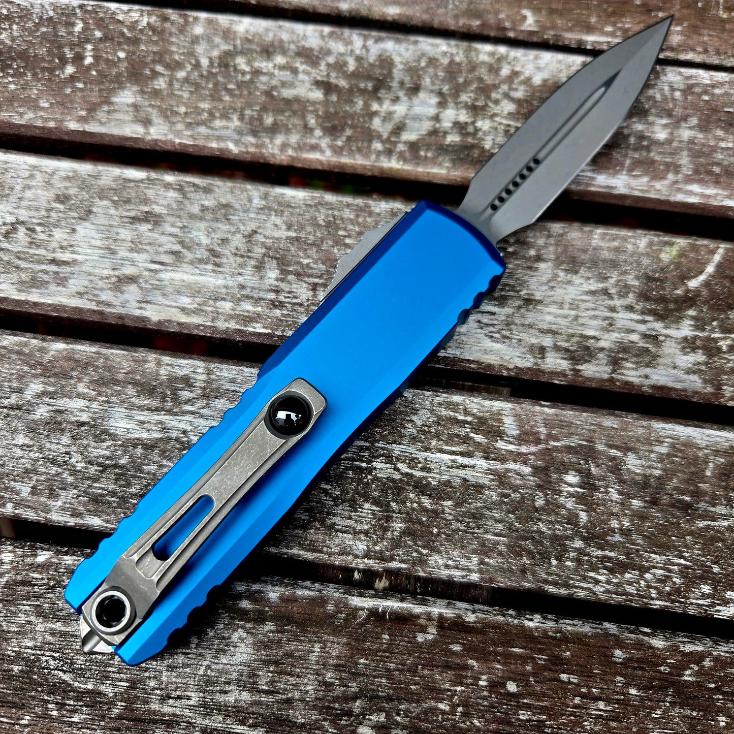 Microtech 1232-10APBL UTX-85 Gen III D/E Blue Apocalyptic Standard OTF Auto