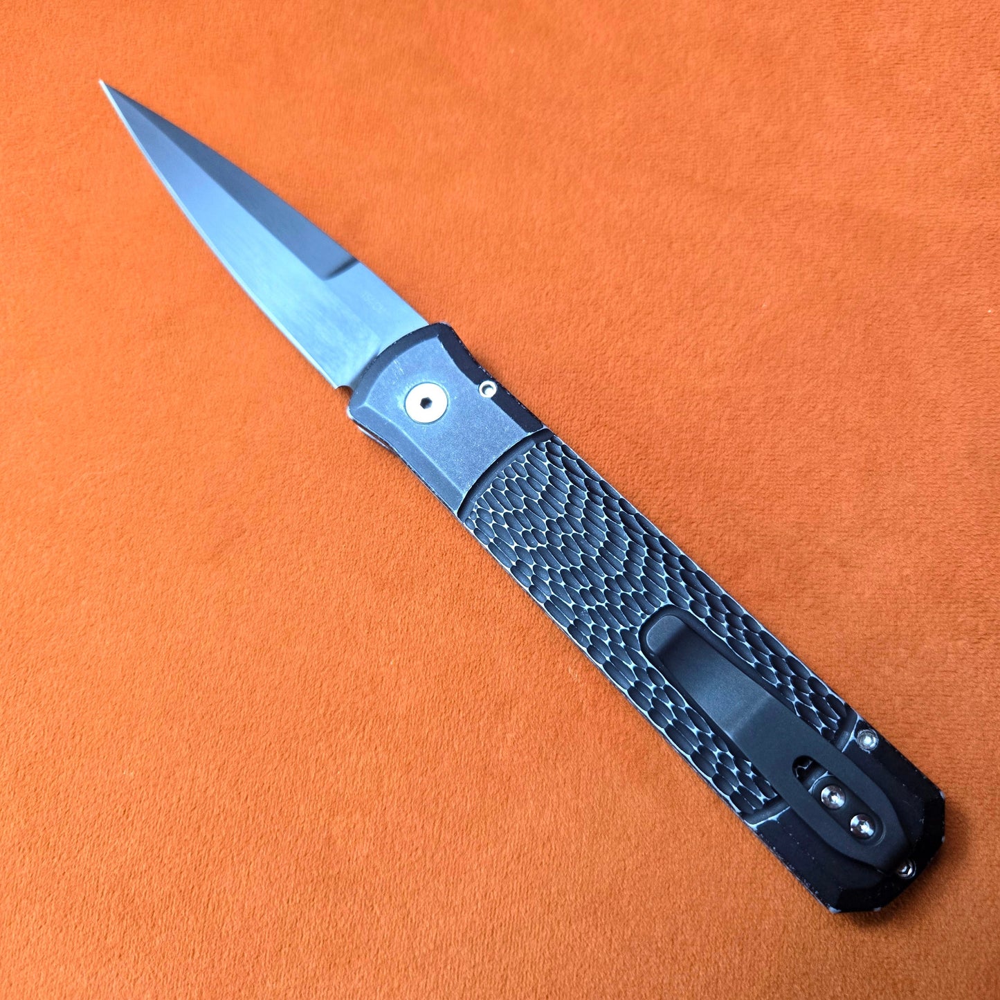 Protech 926-LHBW LTD Left Handed Godfather Black Battleworn Jigged Handle 154cm Auto