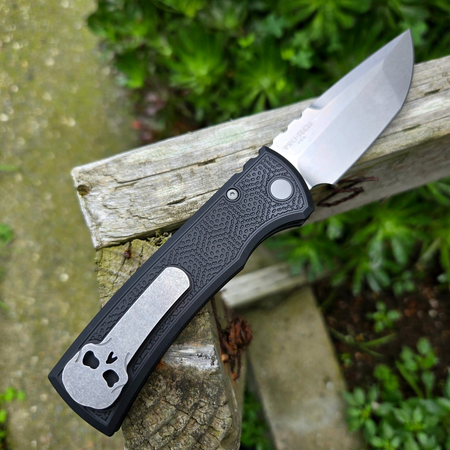 Chaves Knives x Pro-Tech Redecion CPM-S35VN Black Spiral Stipple Auto