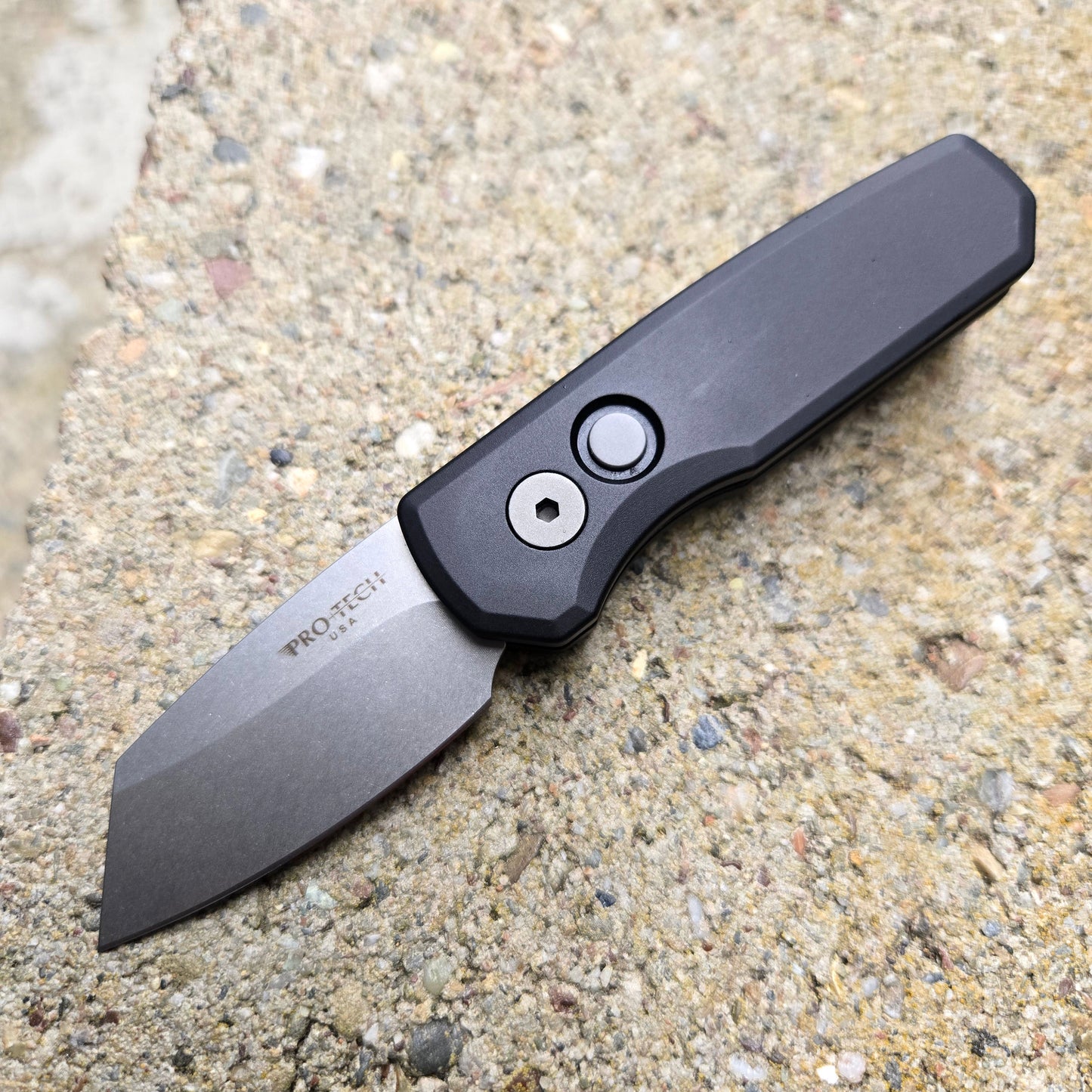 Protech R5201 Black Runt 5 Reverse Tanto 20CV Stonewash Auto
