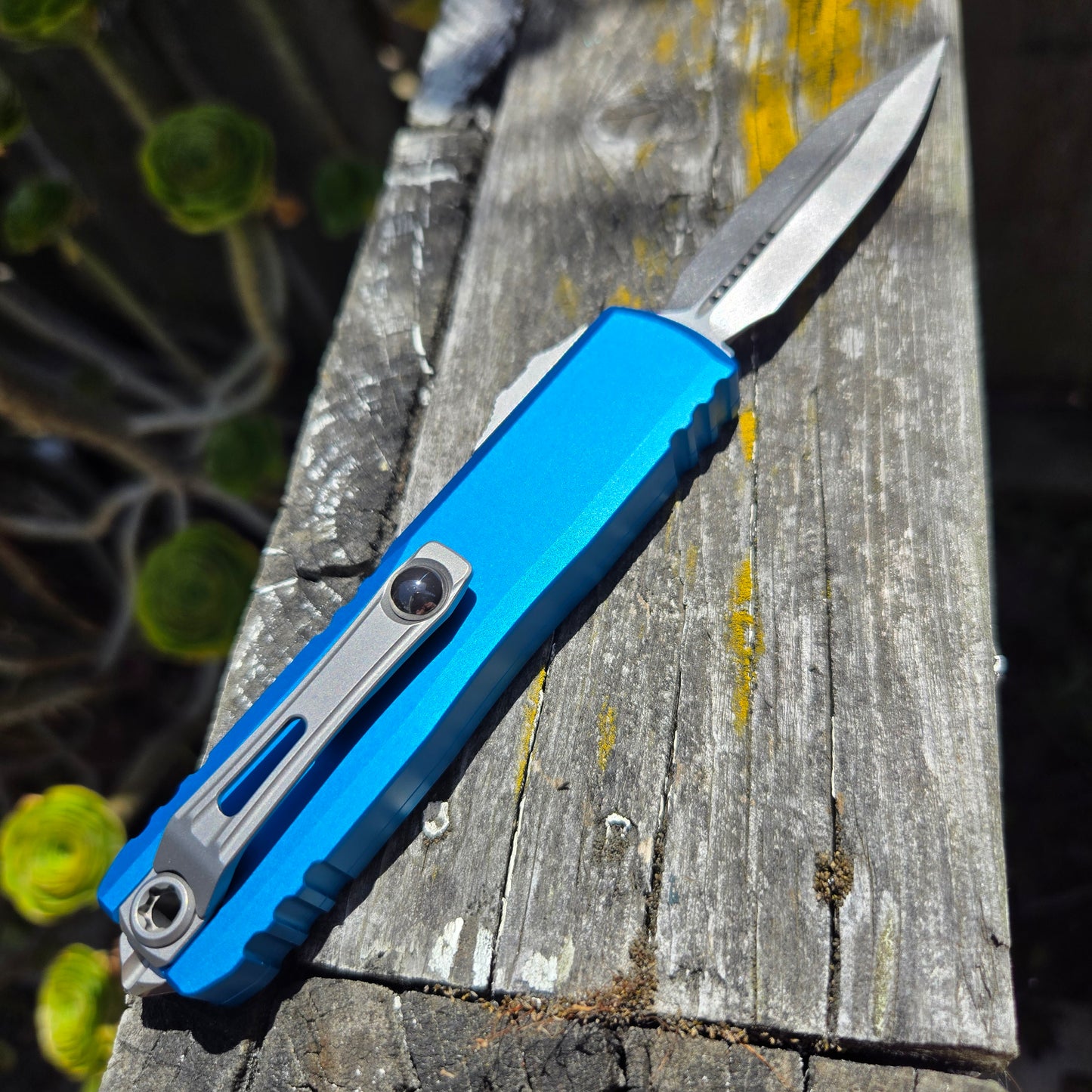 Microtech 1232-10BL UTX-85 Gen III D/E Blue Standard Stonewash OTF Auto