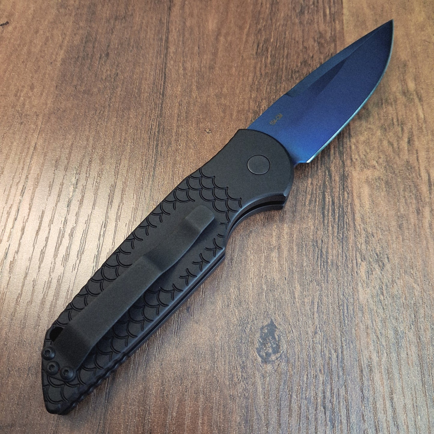Protech TR-3 X1 SB Tactical Response 3 Black Fishscale Sapphire Blue 154cm Auto