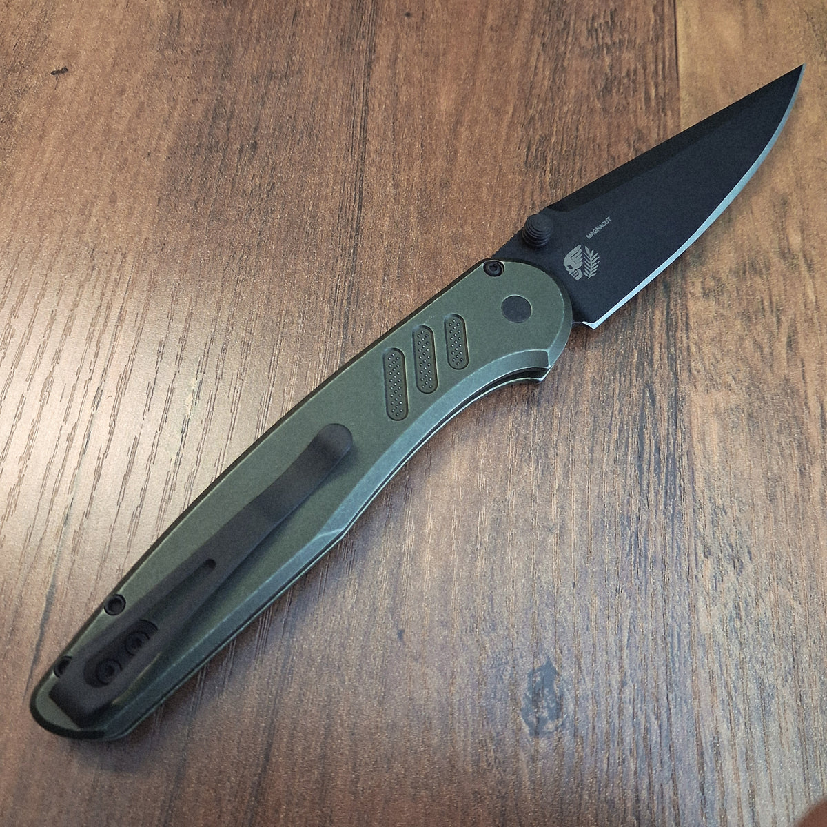 Protech PN1103-BW Green Peace Neighbor Designed Avalon Green Black Magnacut Folder