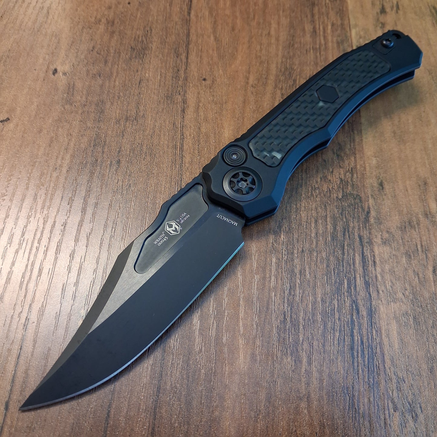 Heretic Knives Wraith V.4 Bowie Automatic Knife (DLC, Tritium Button Inlay, GITD CF)