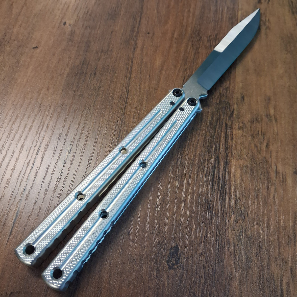 Squid Industries Krake Raken V3 Satin Weehawk Silver Balisong