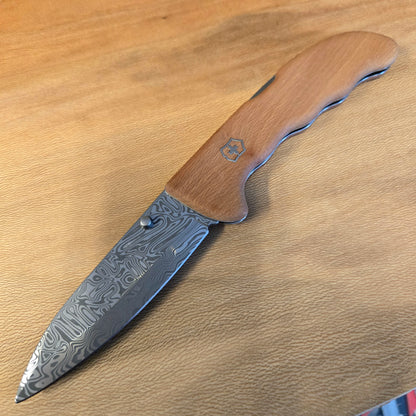 Victorinox Evoke Wood Damast *LIMITED EDITION 2026*