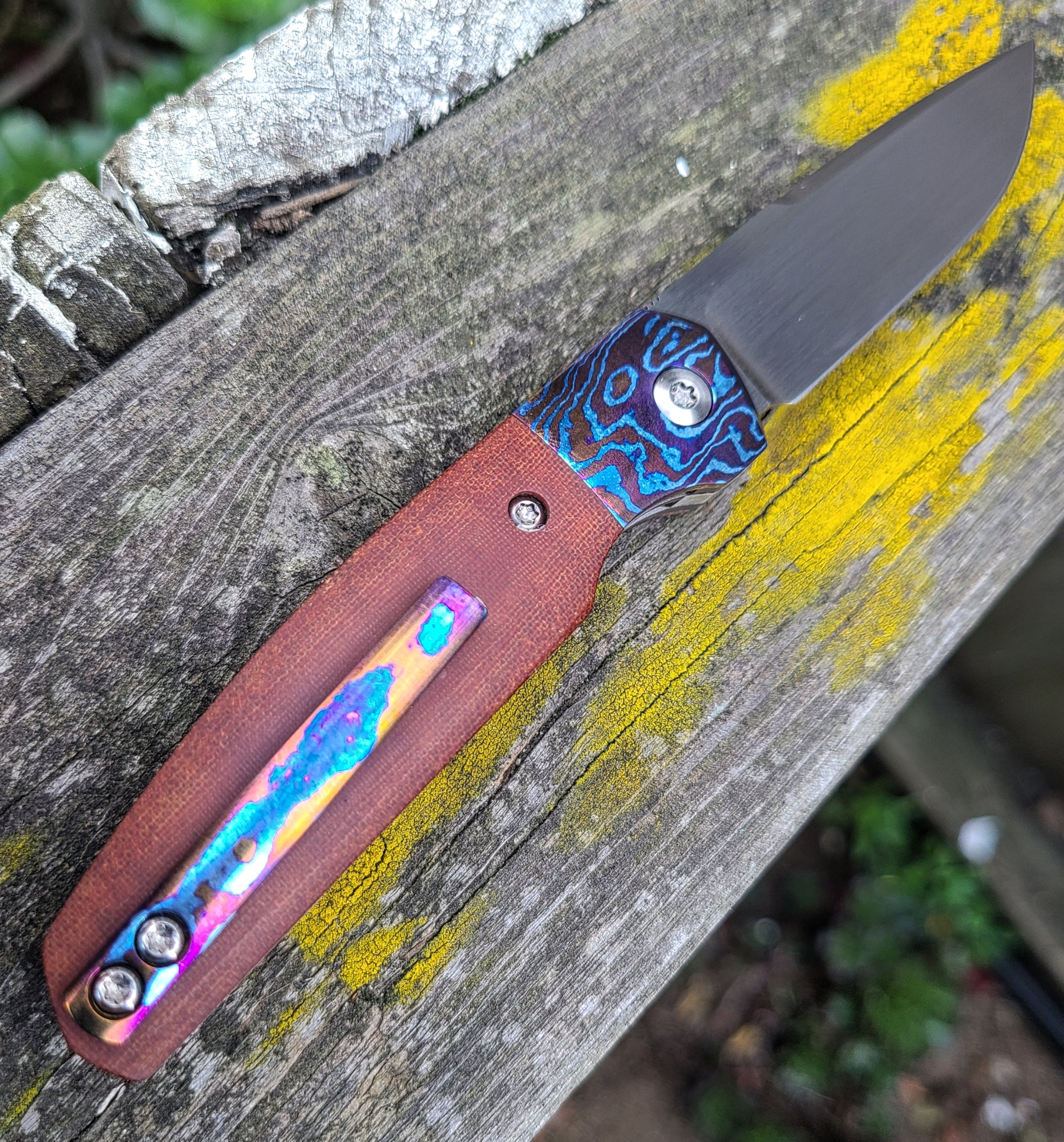 Pena Knives Caballero Brown Micarta Timascus 154cm Front Flipper