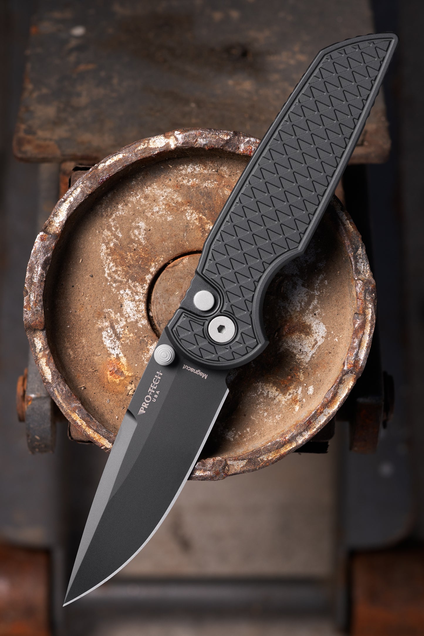 Protech INT1106 TR-3 Integrity Black Relic Textured Magnacut Folder