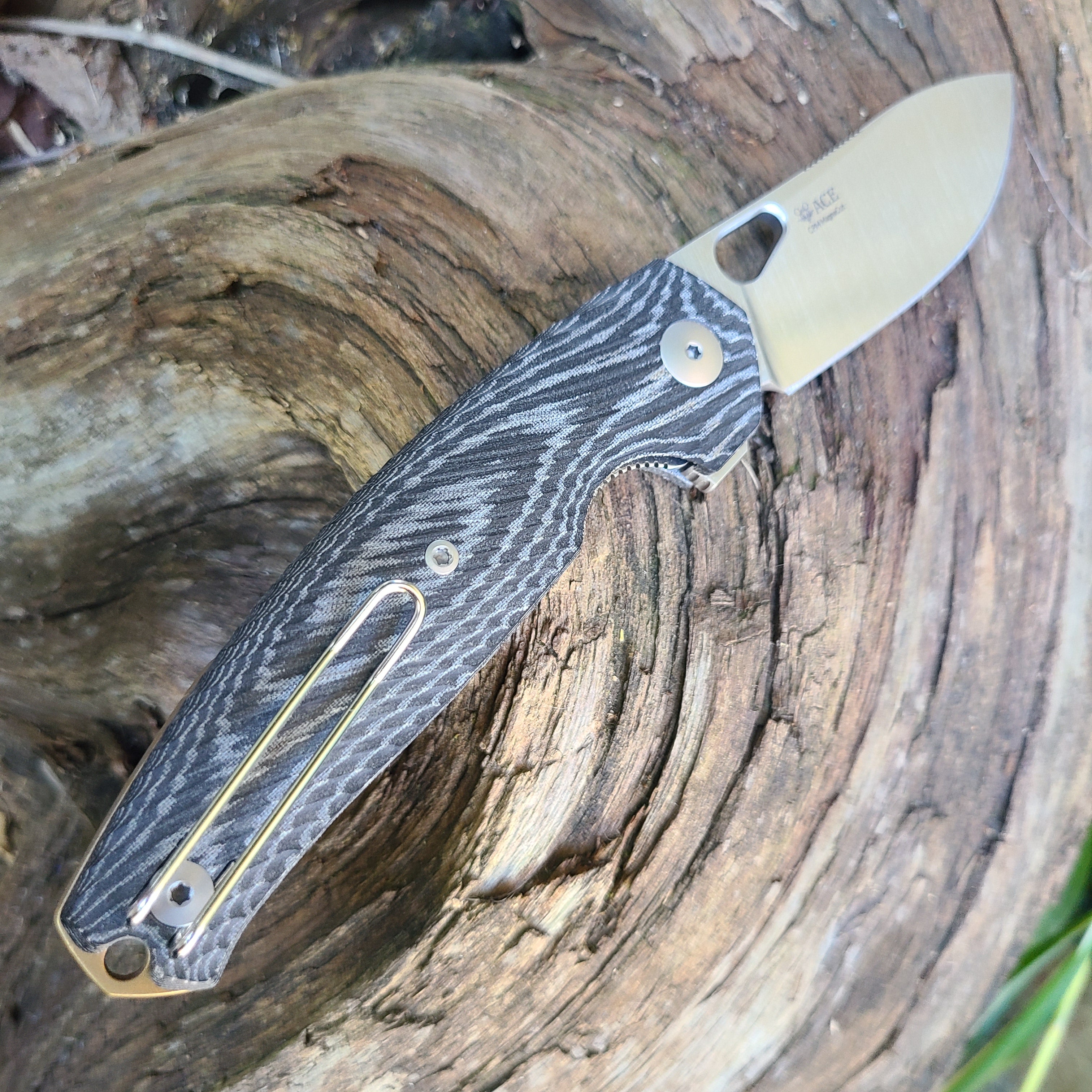 GiantMouse Ace JAGT Black Canvas Magnacut Folder
