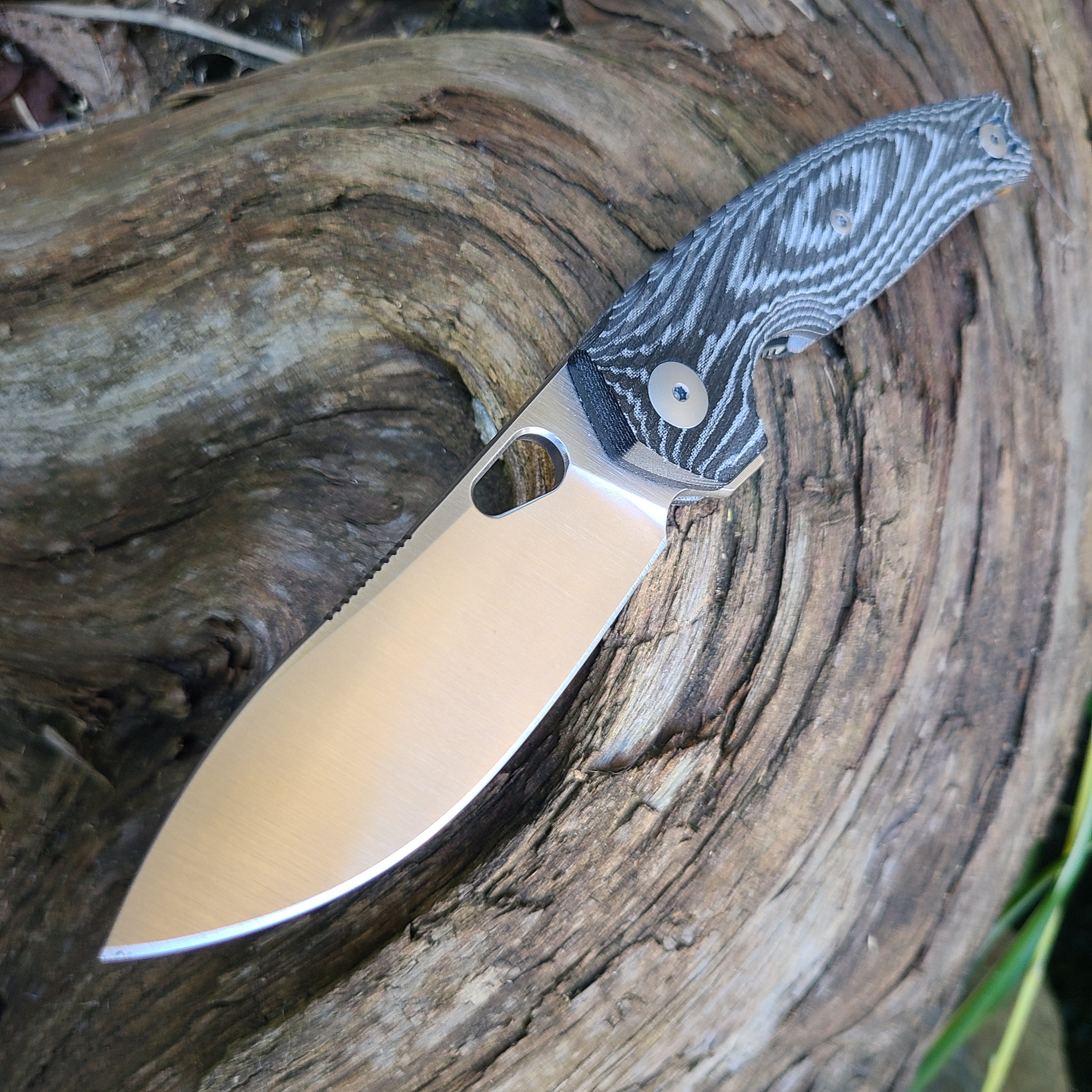 GiantMouse Ace JAGT Black Canvas Magnacut Folder