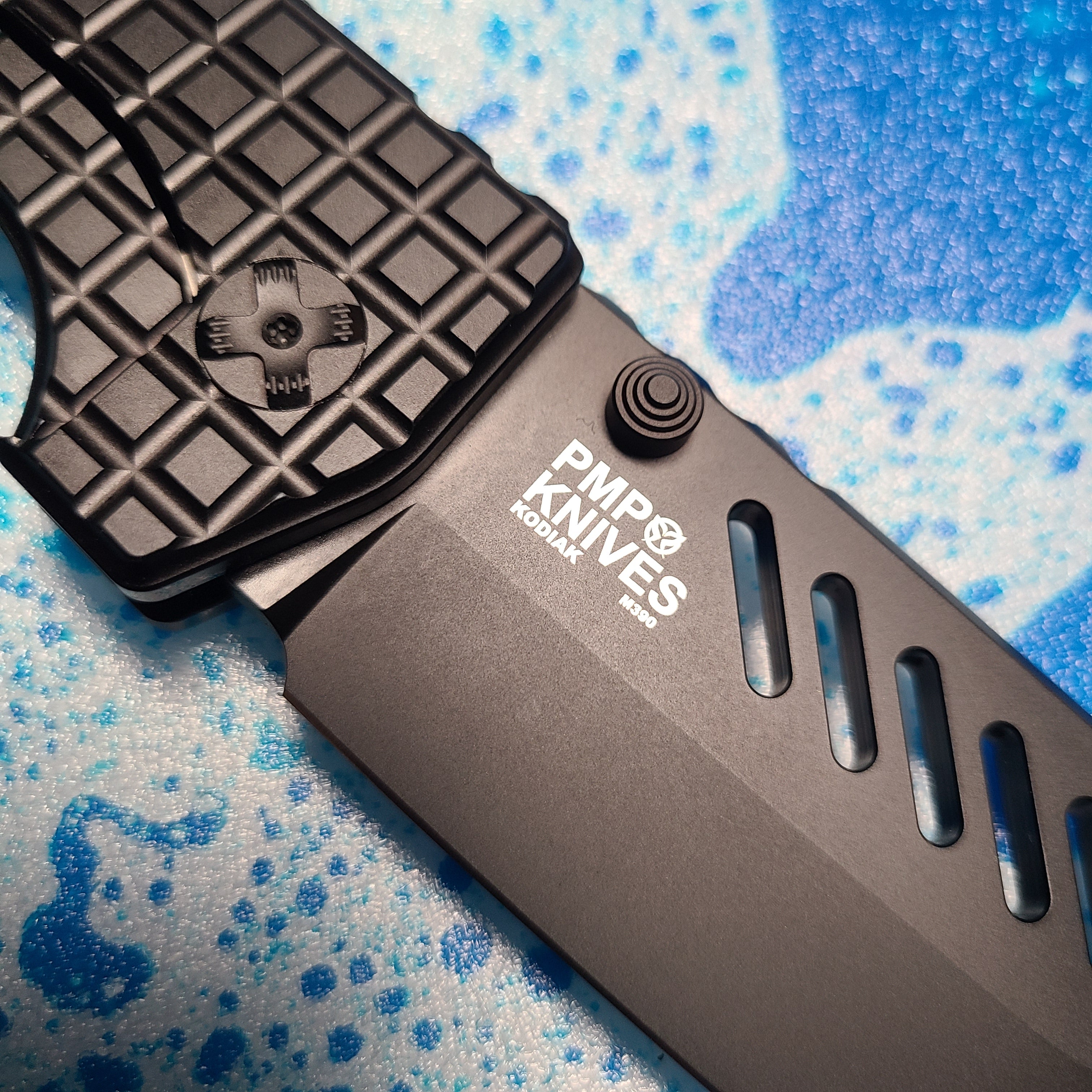 PMP Knives PMP065 Kodiak Black Titanium M390 Framelock Folder