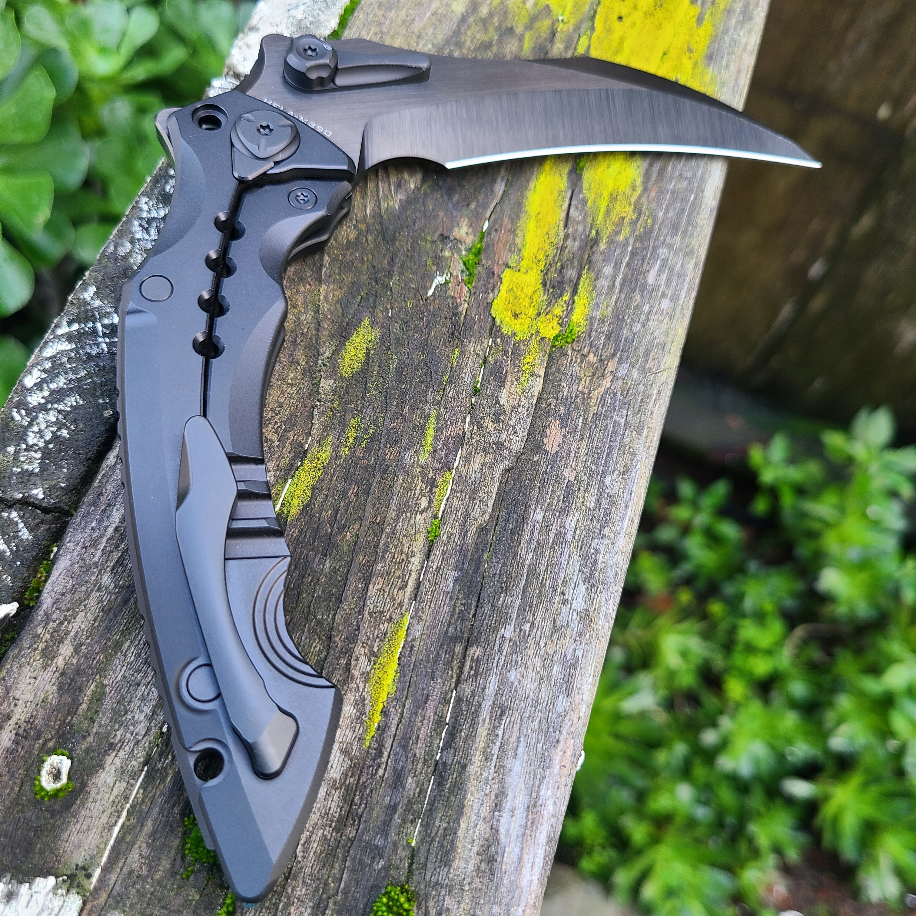 Maxace M20B Hela Black Titanium M390 Folder