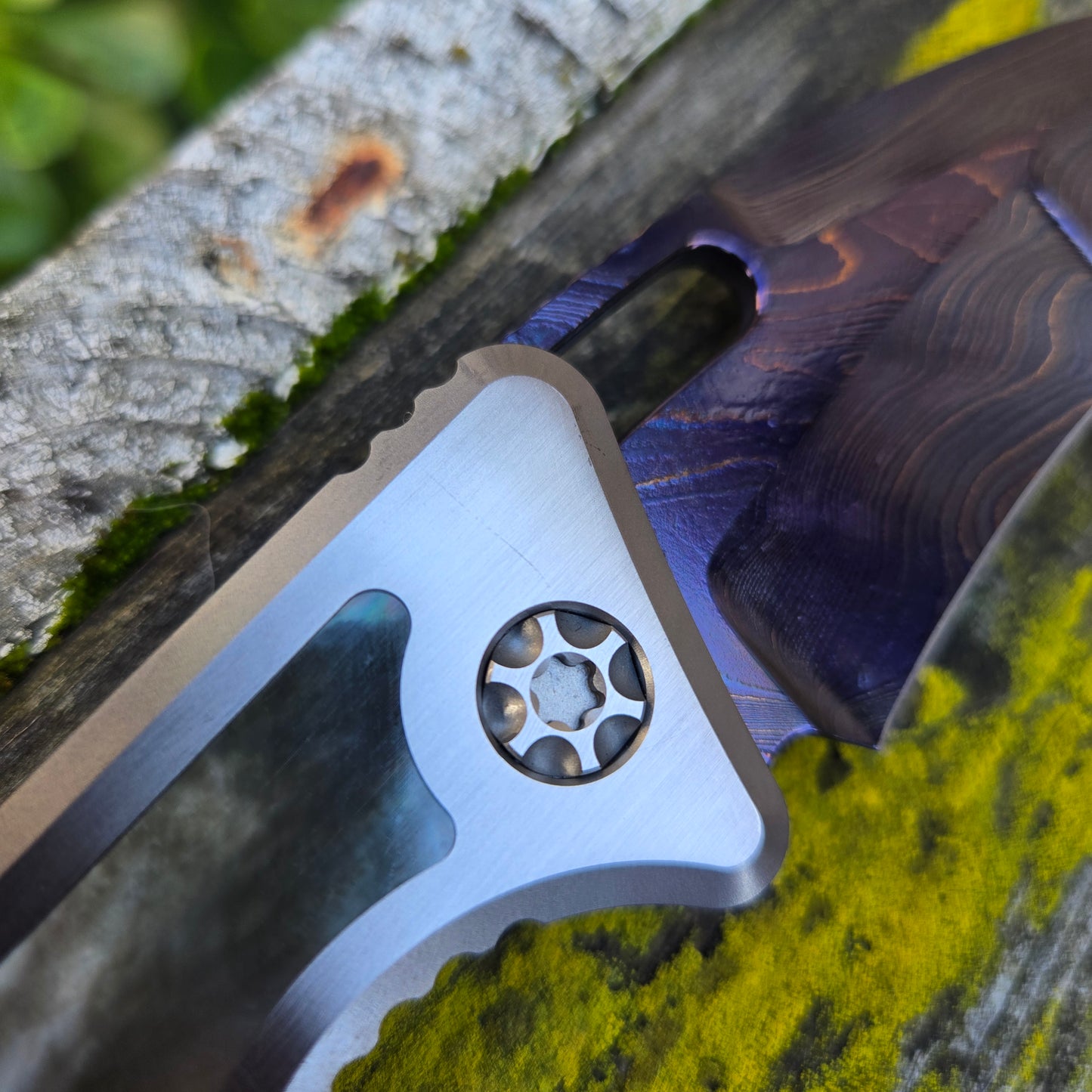 Heretic Knives *CUSTOM* Medusa Blued Damascus Hand Rubbed Titanium Auto