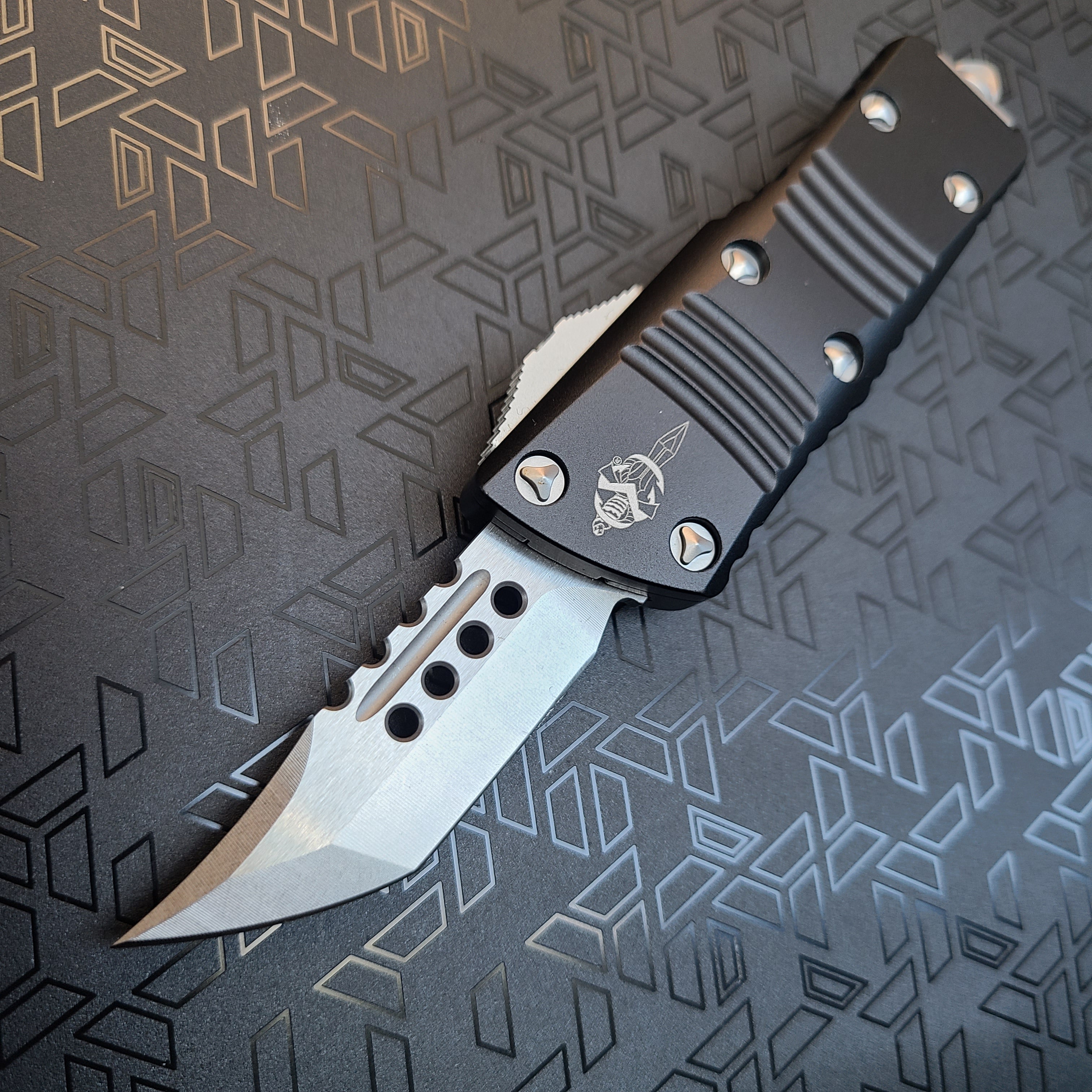 Microtech 819-10S Mini Troodon Hellhound Stonewash Standard Signature ...