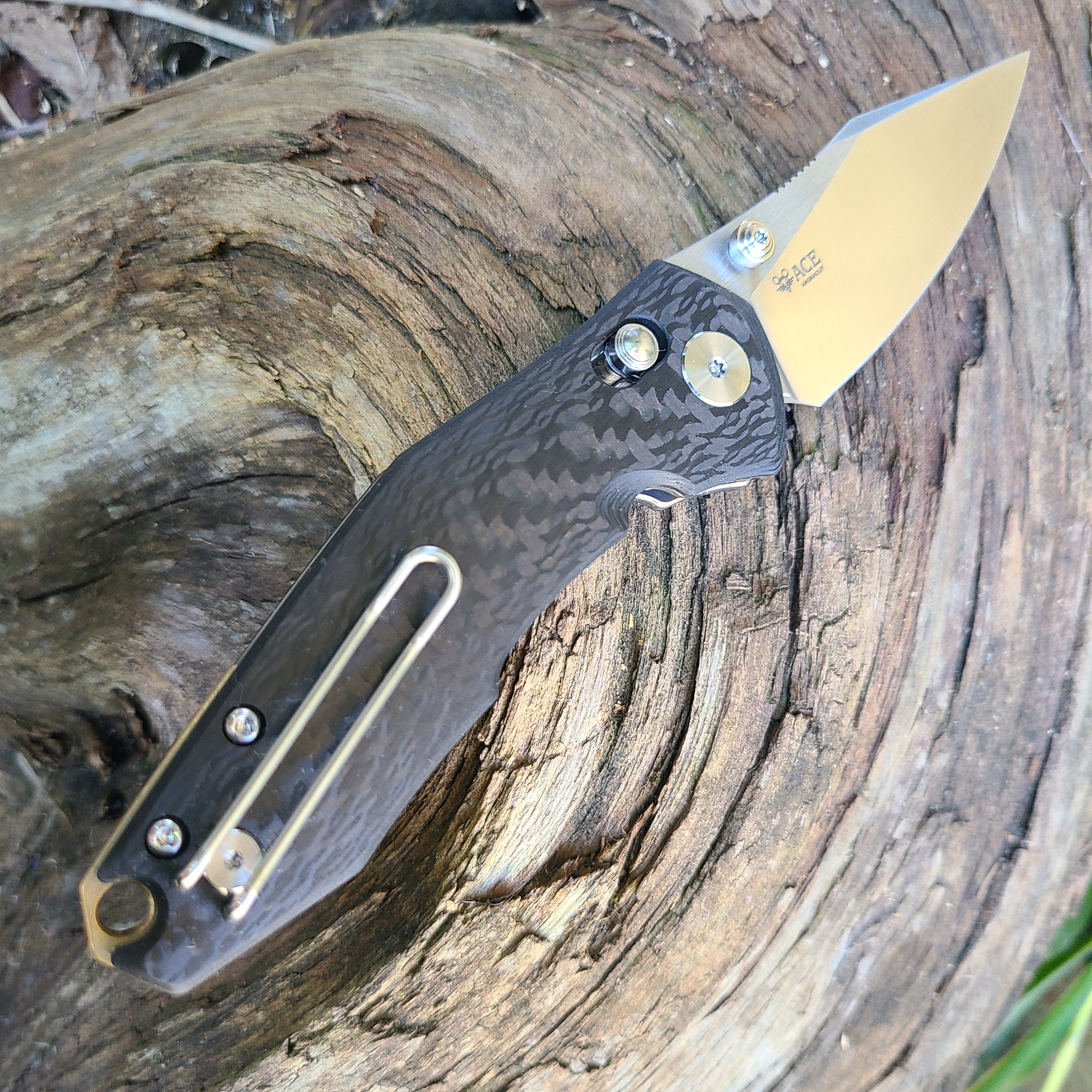 GiantMouse Ace Nazca Carbon Fiber Magnacut Folder