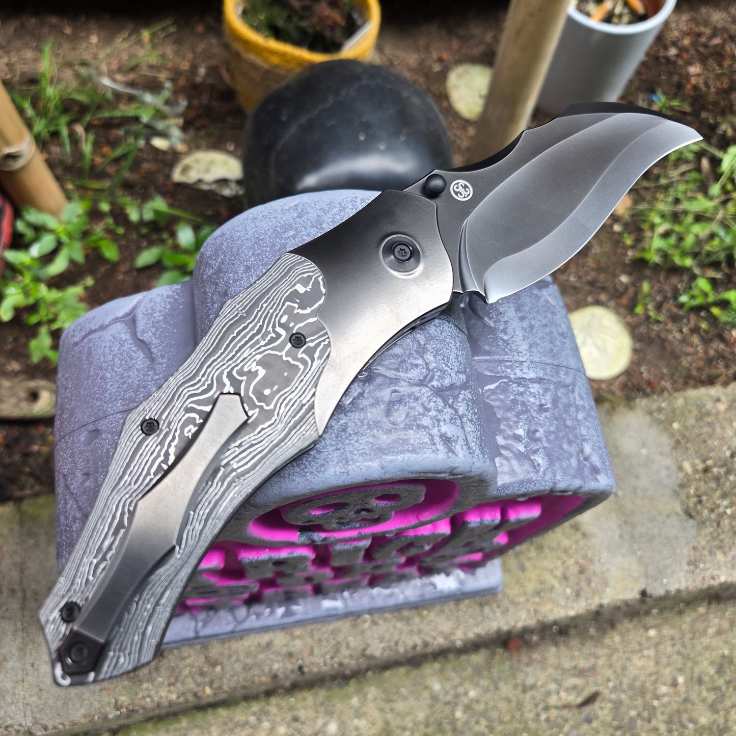 We Knife WE24042-3 Orc Boss Polished Titanium Aluminum Foil CF Inlay CPM-20CV Folder