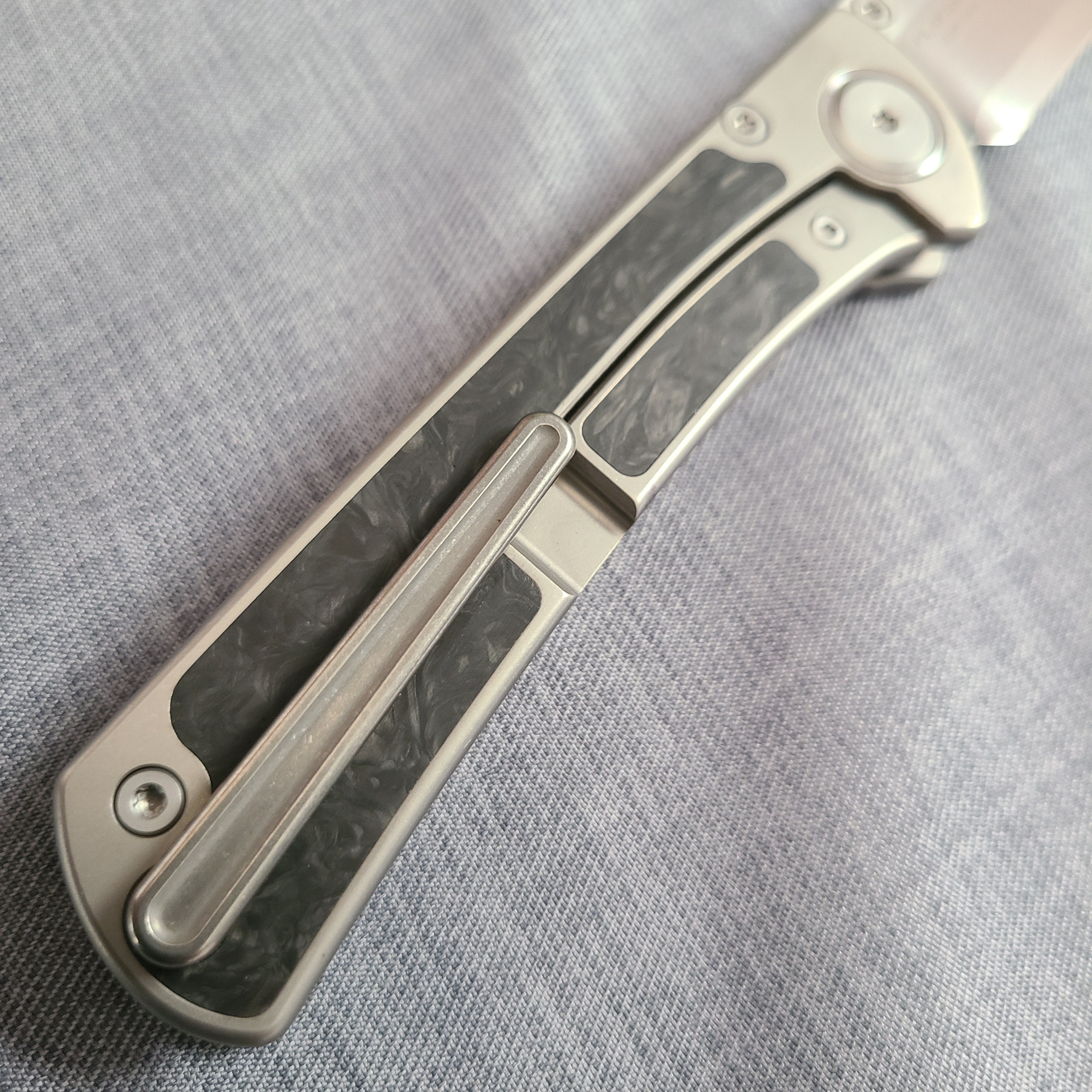 Maxace M01A Peregrine ZDP-189 Titanium Copper Carbon Fiber Framelock Flipper