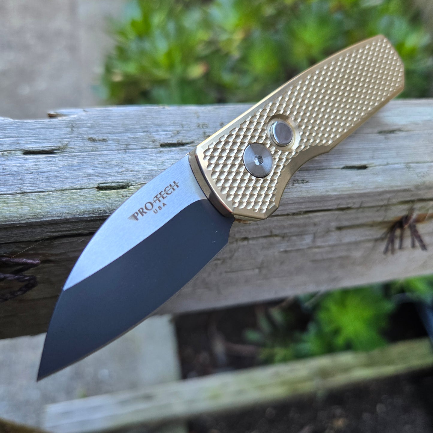 Protech Runt 5 Textured AlBronze 2-Tone DLC/Satin Wharncliffe 20CV Auto