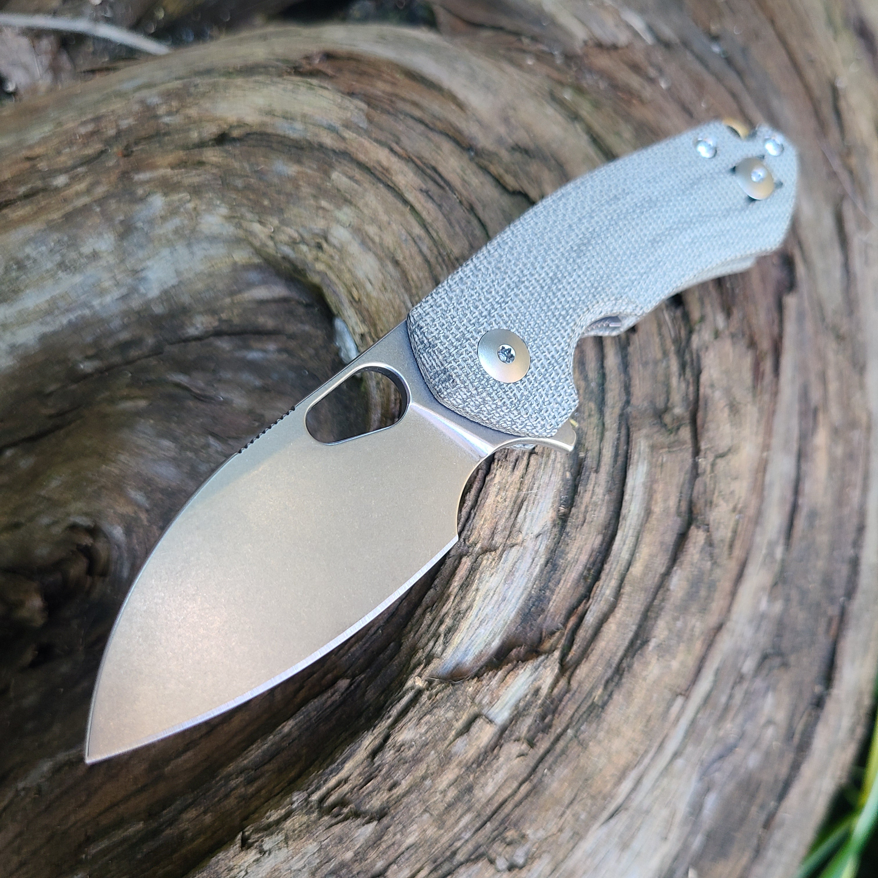 GiantMouse Ace Riv LL Green Canvas Micarta Magnacut Folder