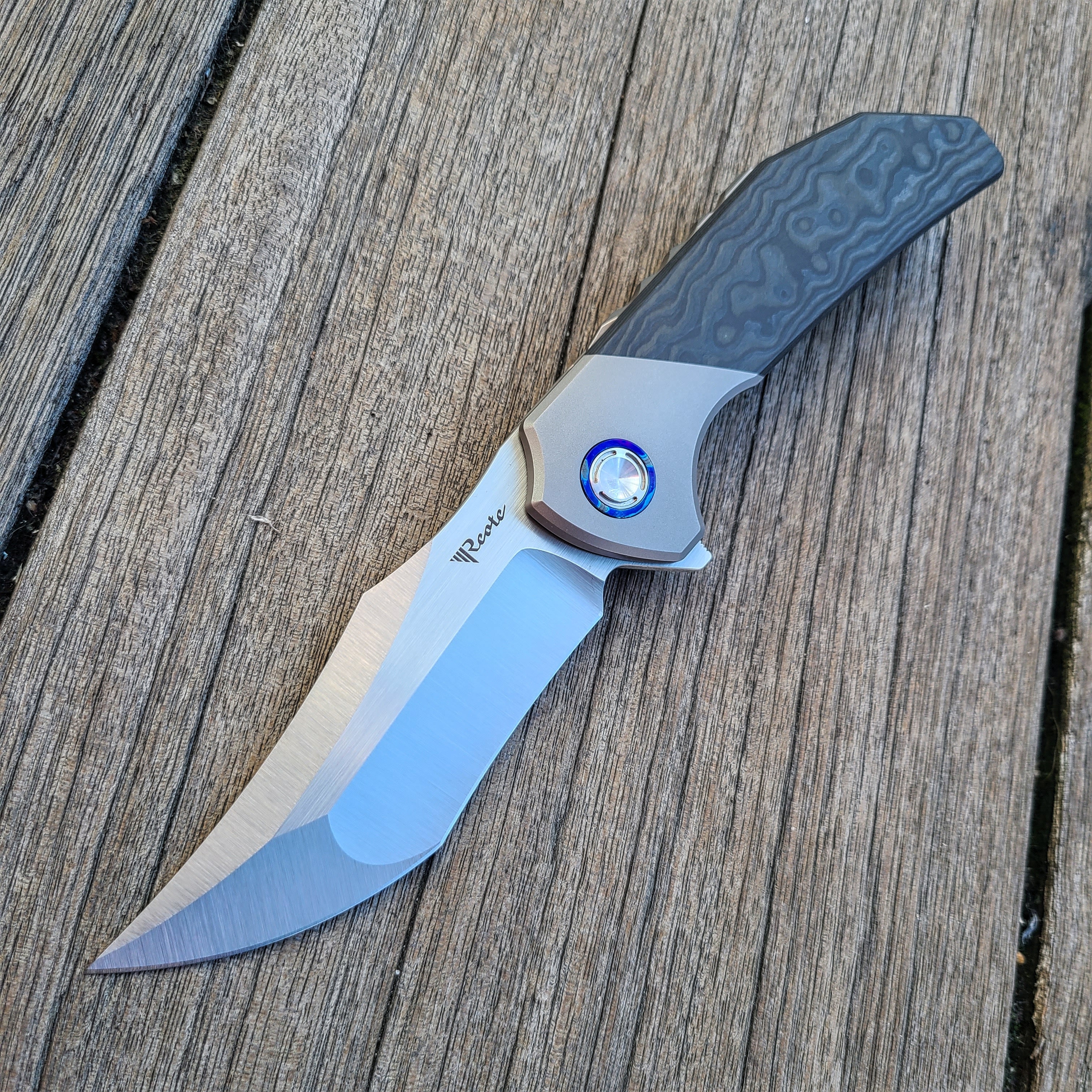 Reate TIGER Hidden Hardware *Fat Carbon Black Camo* M390 Folder