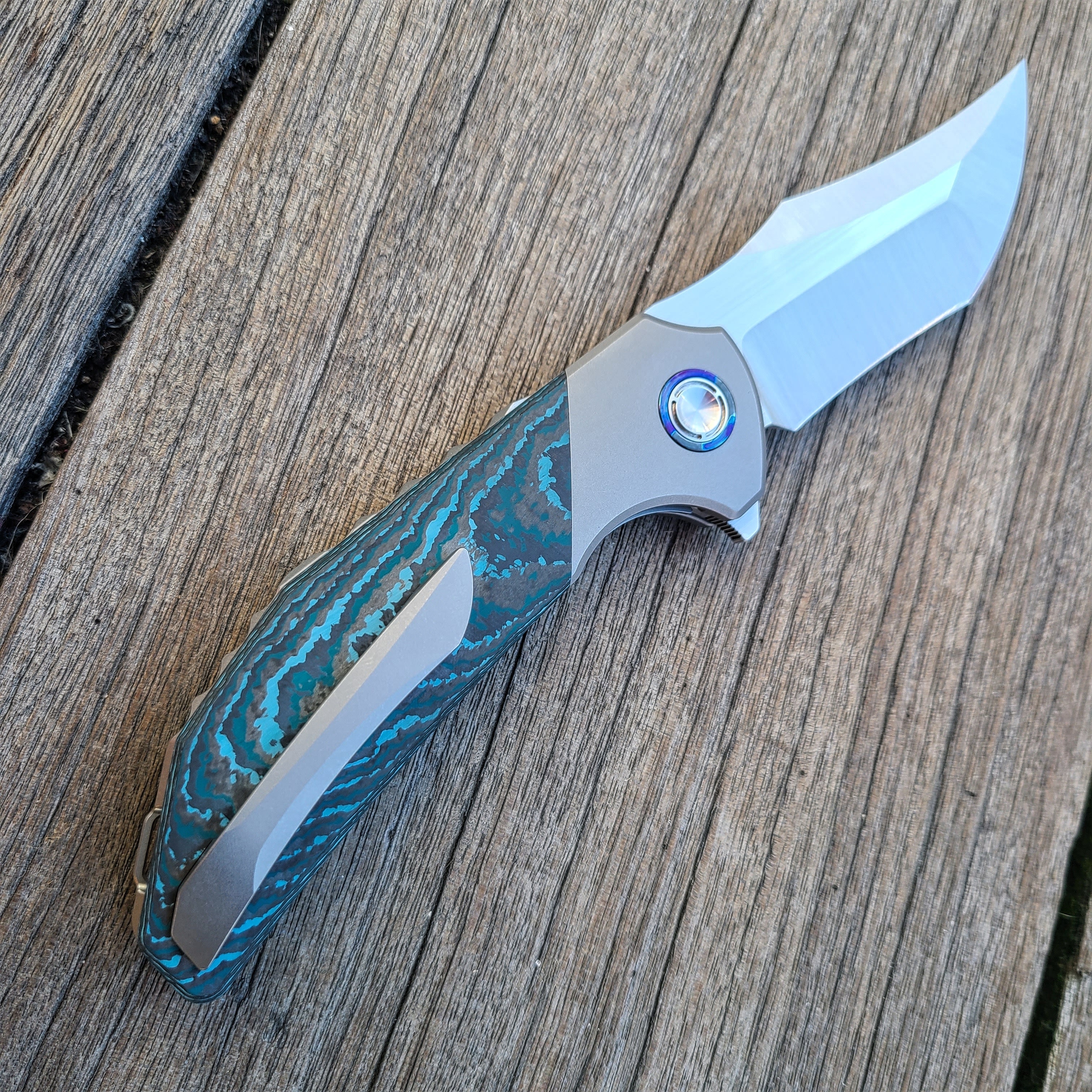 Reate TIGER Hidden Hardware *Fat Carbon Arctic Storm Crosscut* M390 Folder
