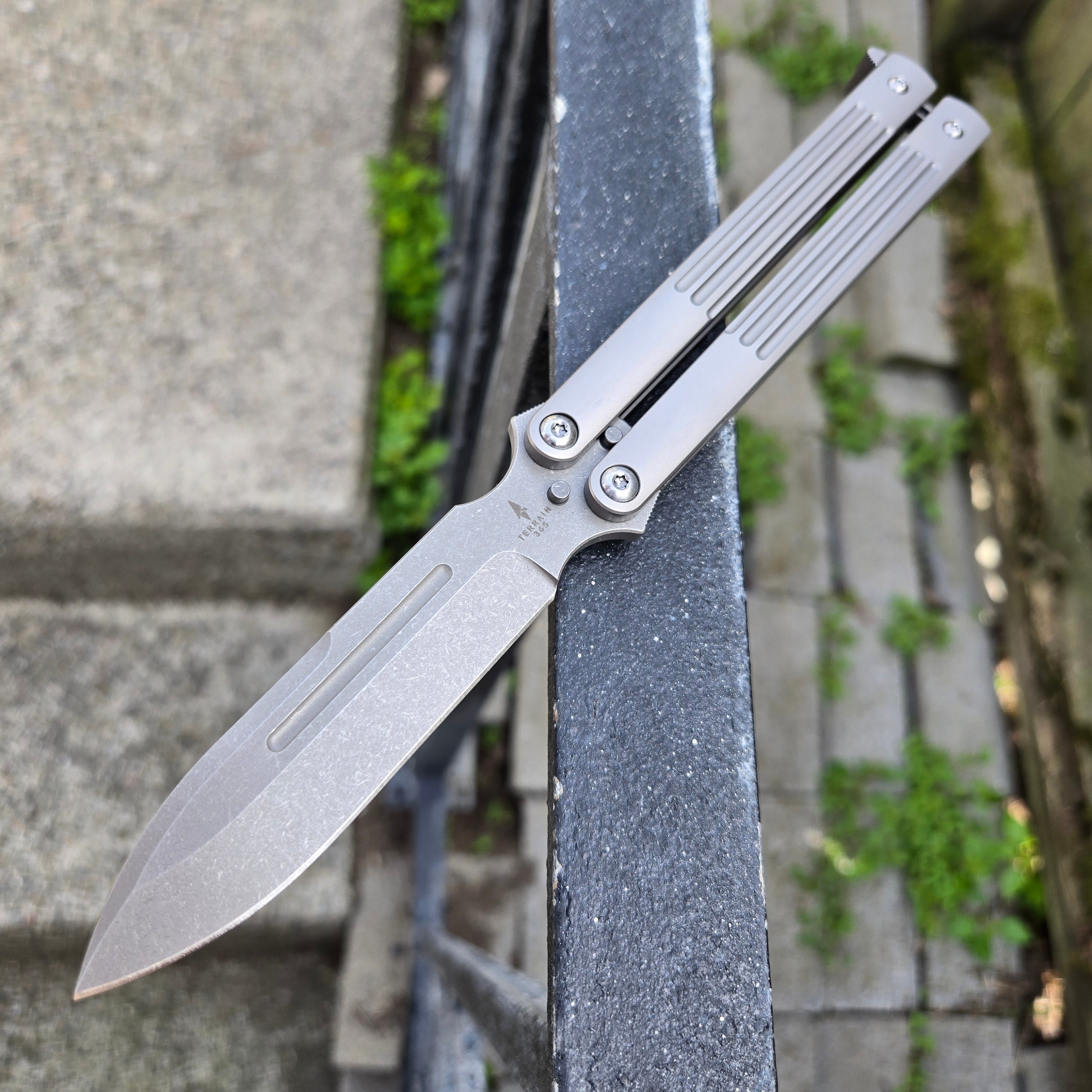 Terrain 365 10604 Bali XL Titanium Terravantium Balisong