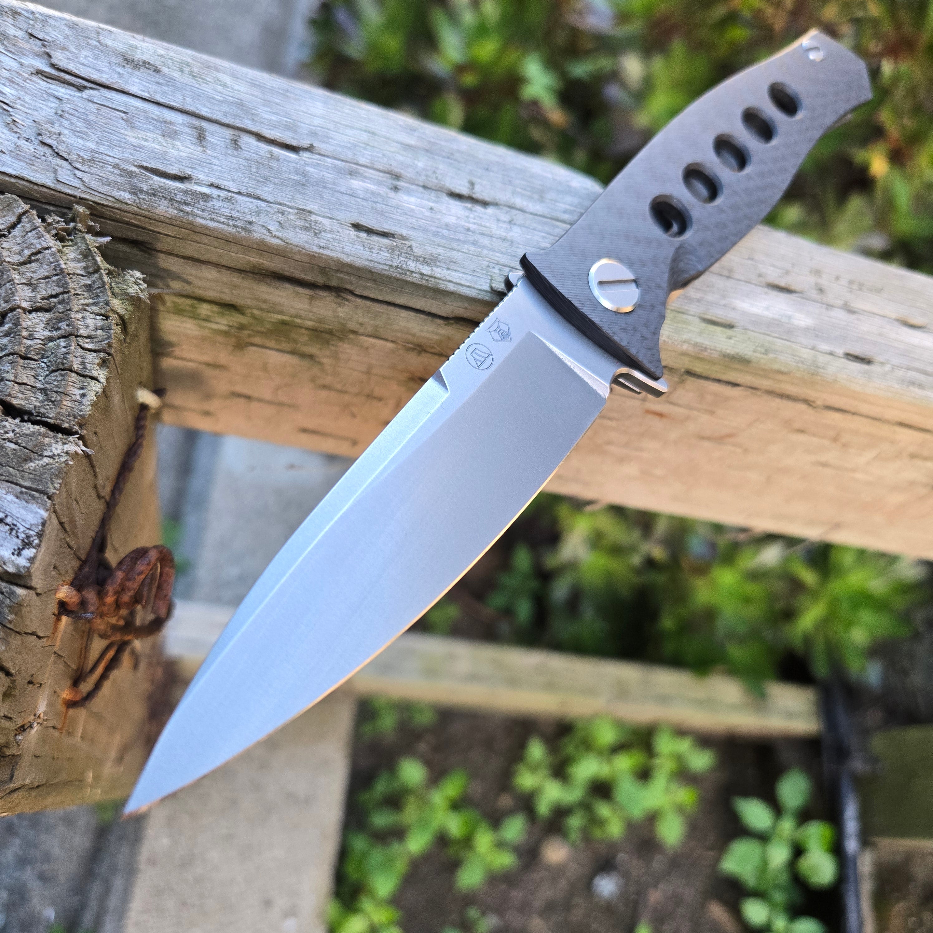 Shirogov Russian Dr. Death Carbon Fiber Vanax 37 Folder *PRE-OWNED*