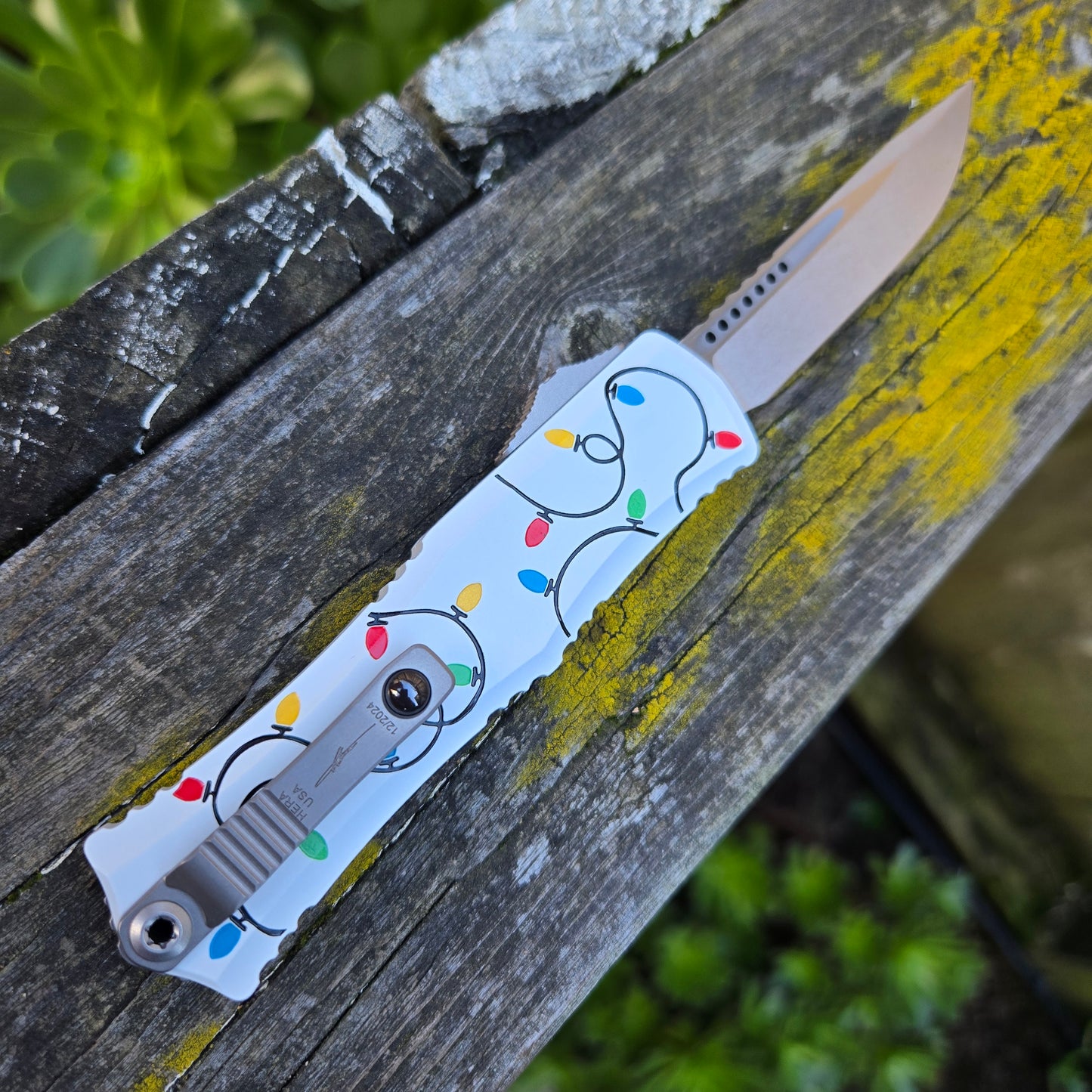 Microtech 1703M-10 WHCMAS Hera II Mini S/E Christmas White Stonewash OTF