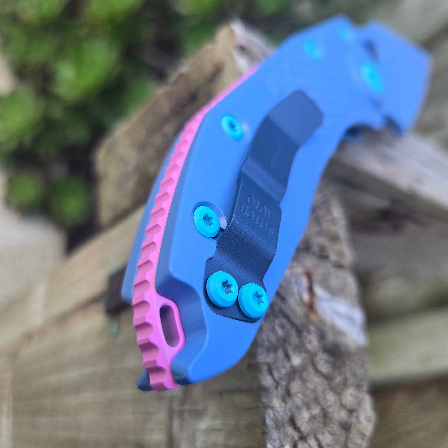 Microtech 169-3SIS "Lilo and STITCH" S/E Full Serrated Blue Cerakote Auto