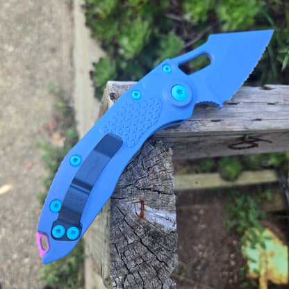 Microtech 169-3SIS "Lilo and STITCH" S/E Full Serrated Blue Cerakote Auto