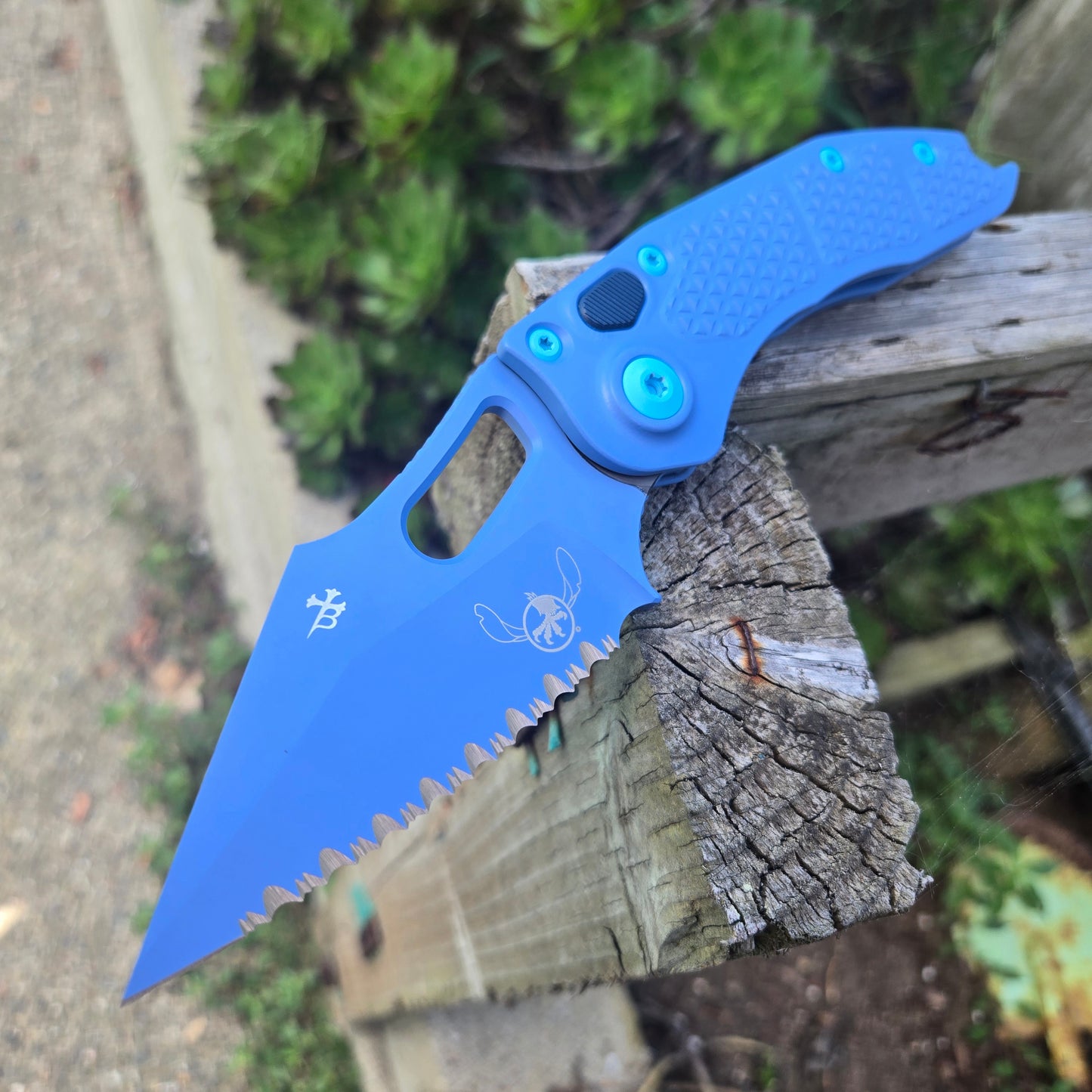 Microtech 169-3SIS "Lilo and STITCH" S/E Full Serrated Blue Cerakote Auto